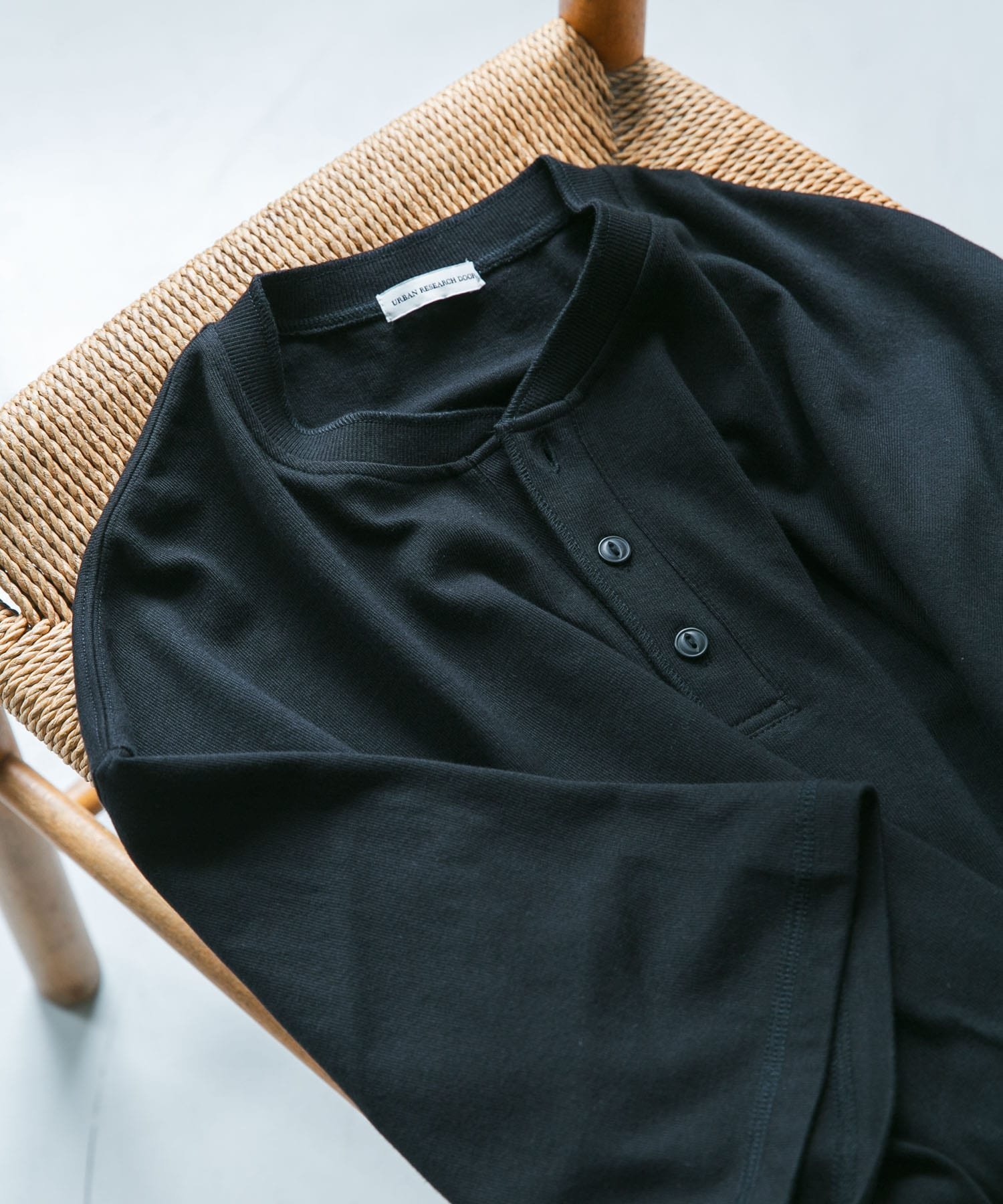 TOMPKINS ヘンリーネック ショートスリーブ Tシャツ アーバンリサーチドアーズ トップス カットソー・Tシャツ グレー ネイビー ブラック