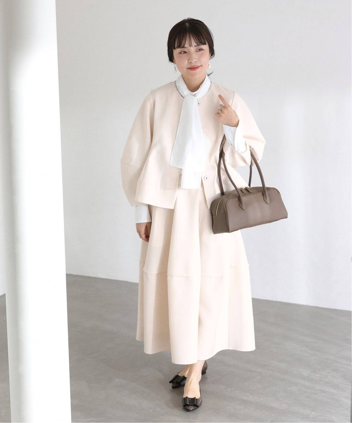 La Totalite 【洗える】ボンディングショートペプラムジャケット ラ トータリテ ジャケット・アウター ノーカラージャケット ネイビー ベージュ