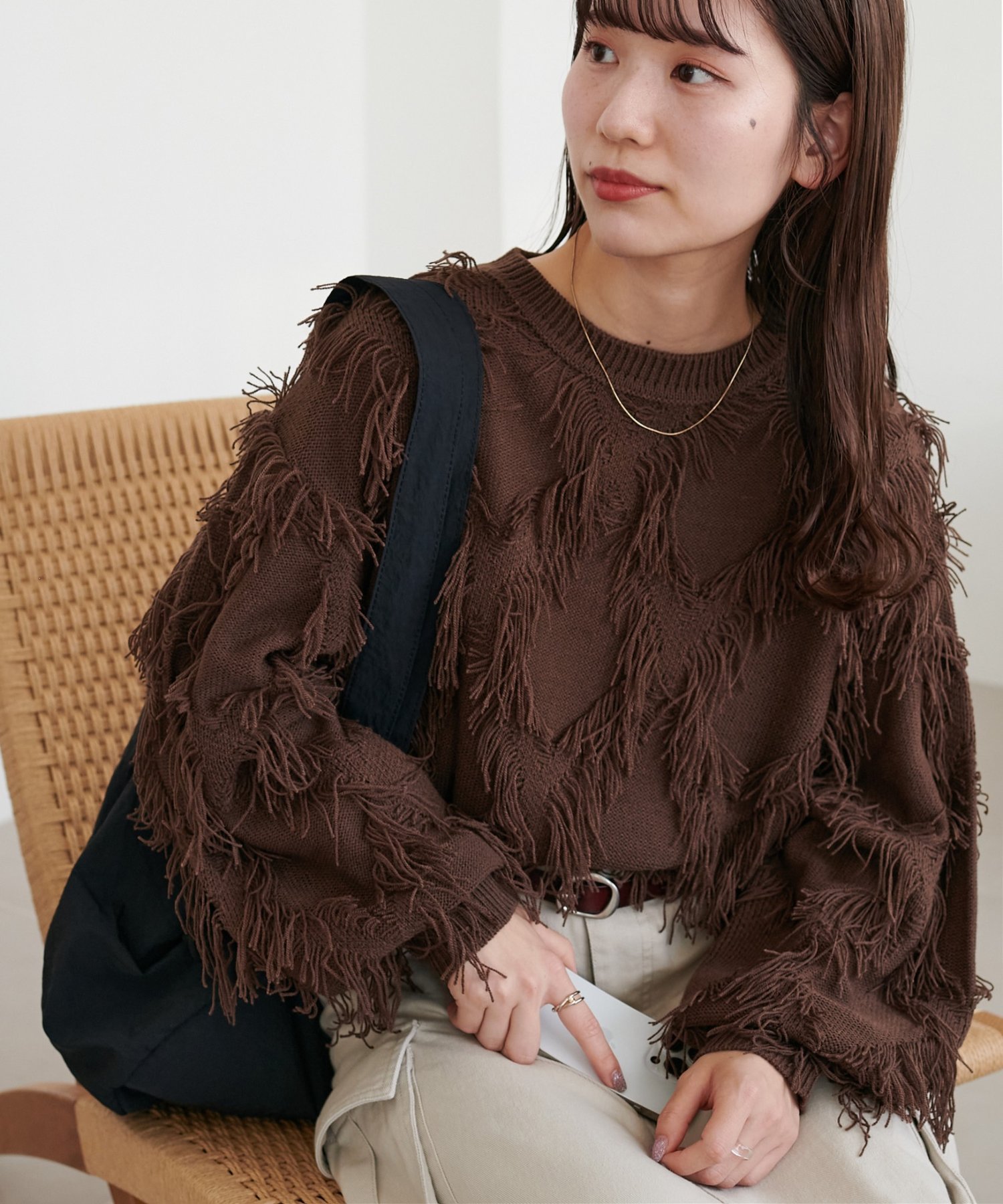 Discoat 【WEB限定】フリンジ使いプルオーバー ディスコート トップス ニット ブラウン グリーン ネイビー ブルー グレー ホワイト ブラック【送料無料】のサムネイル