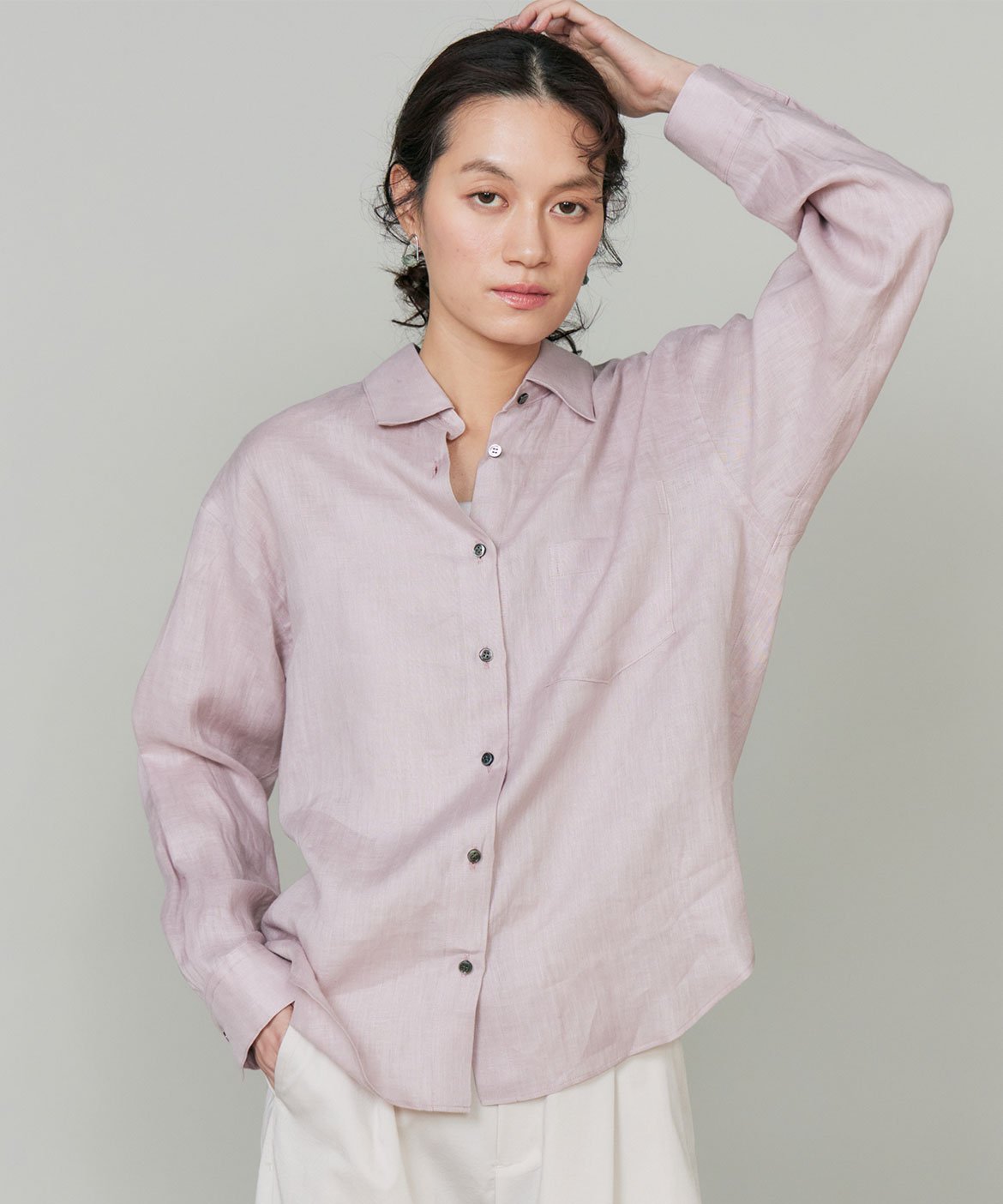 INED リネンレギュラーカラーシャツ｜涼しく気品を纏う,大人の艶感ブラウス イネド トップス シャツ・ブラウス ブルー カーキグリーン ピンク グレー グリーン
