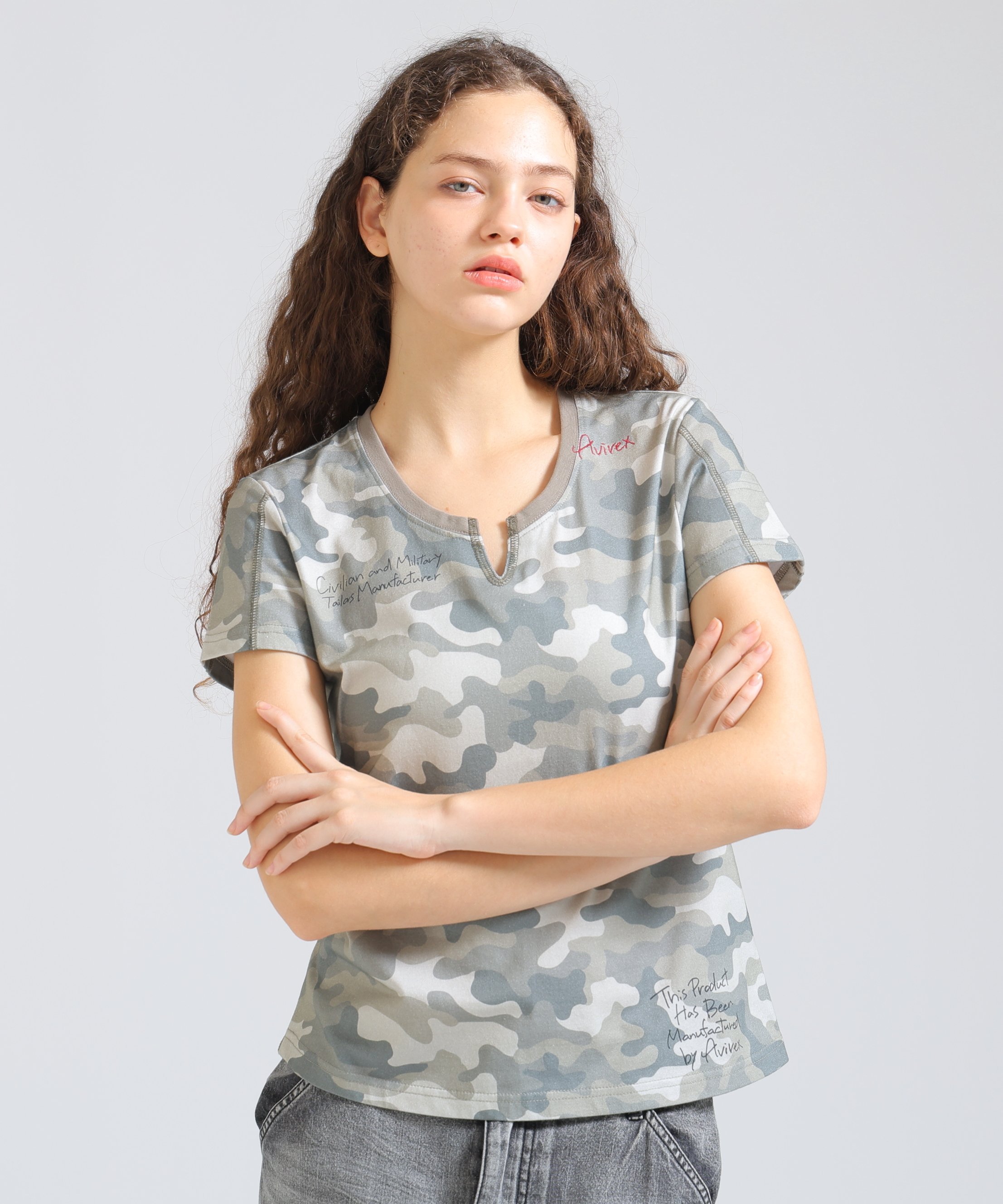 AVIREX 《直営店限定》KEY NECK EMBROIDERY T-SHIRT アヴィレックス トップス カットソー・Tシャツ ホワイト ブラック
