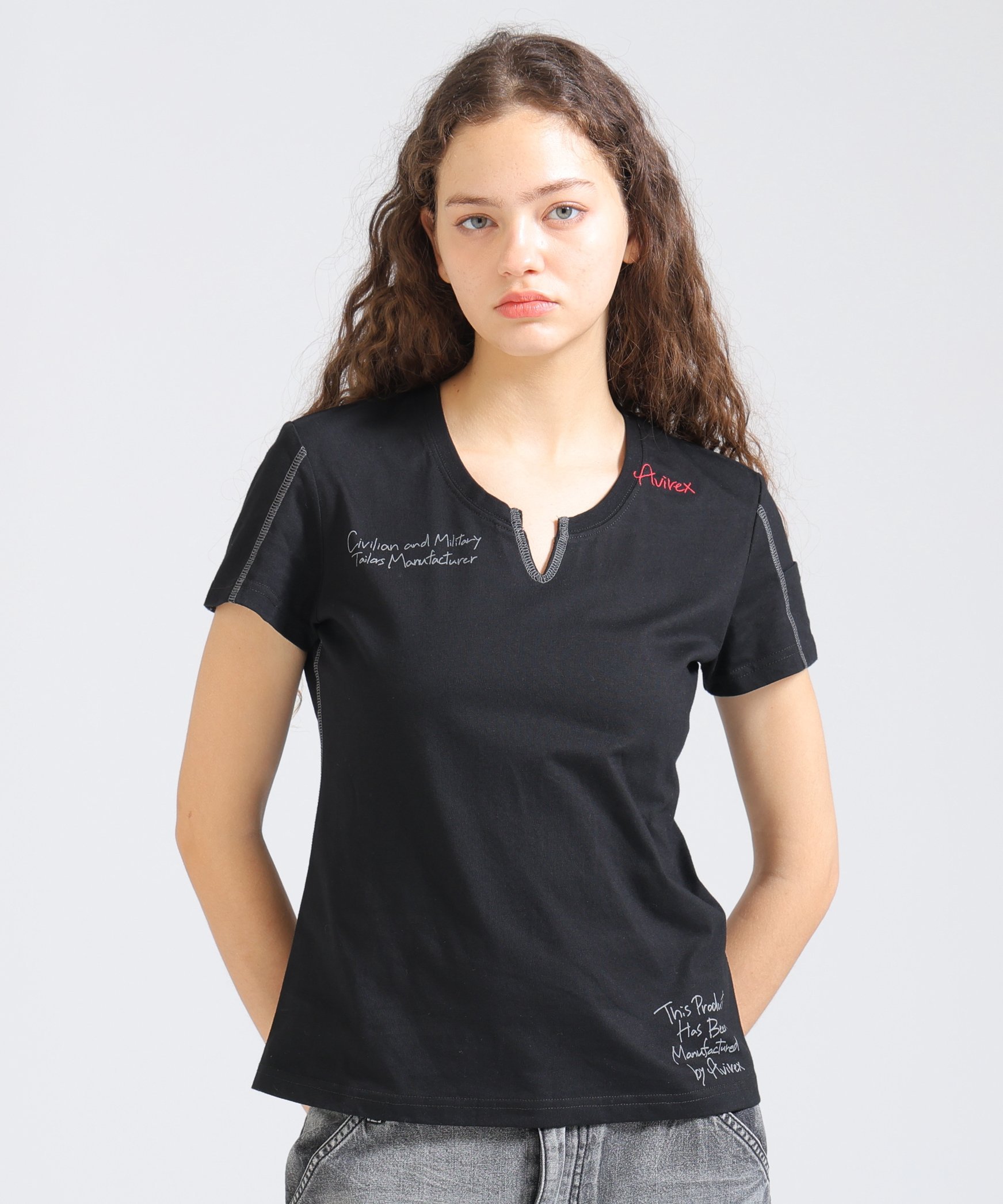 《直営店限定》KEY NECK EMBROIDERY T-SHIRT アヴィレックス トップス カットソー・Tシャツ ホワイト ブラック
