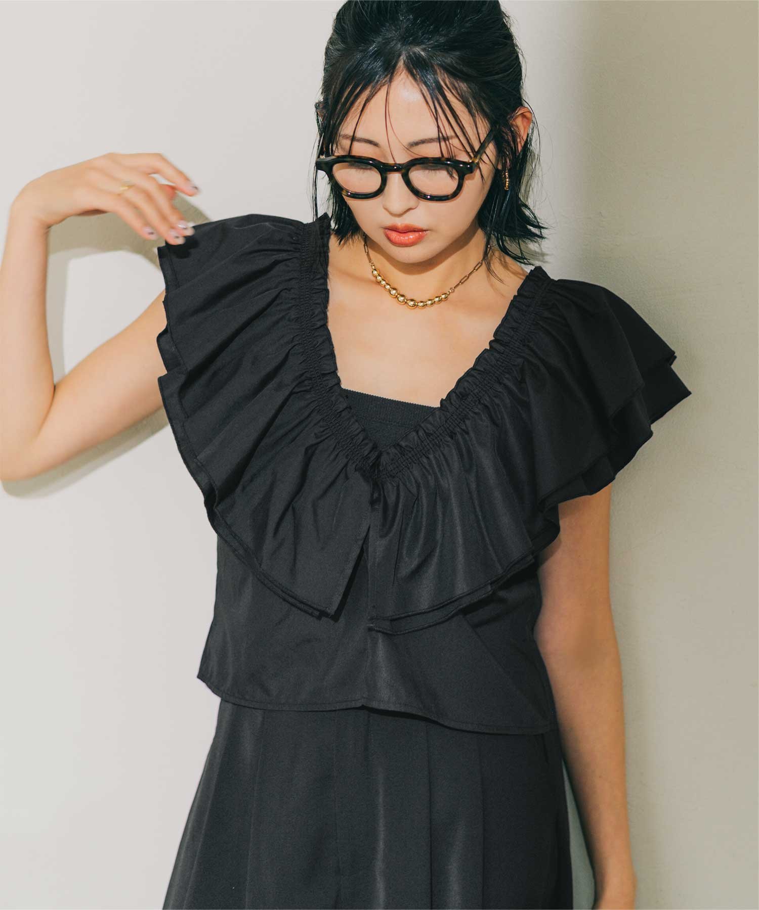 ur's マルチway フリル トップス ブラウス ペプラム コットン ワンショル ノースリ ユアーズ トップス カットソー・Tシャツ ホワイト ブラック