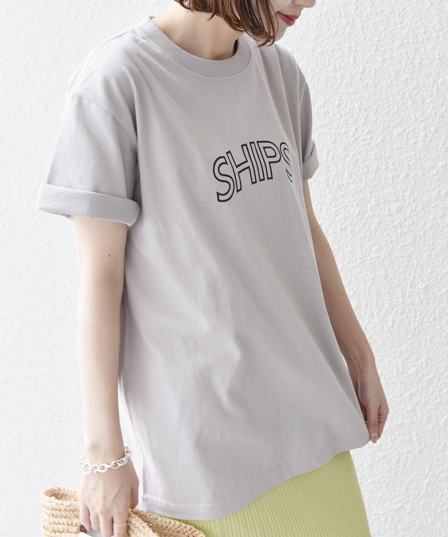 SHIPS WOMEN 《一部追加予約》* SHIPS ラウンド プリント ロゴ TEE ◆ シップス トップス カットソー・Tシャツ シルバー ホワイト グレー ブラック ネイビー ブルー