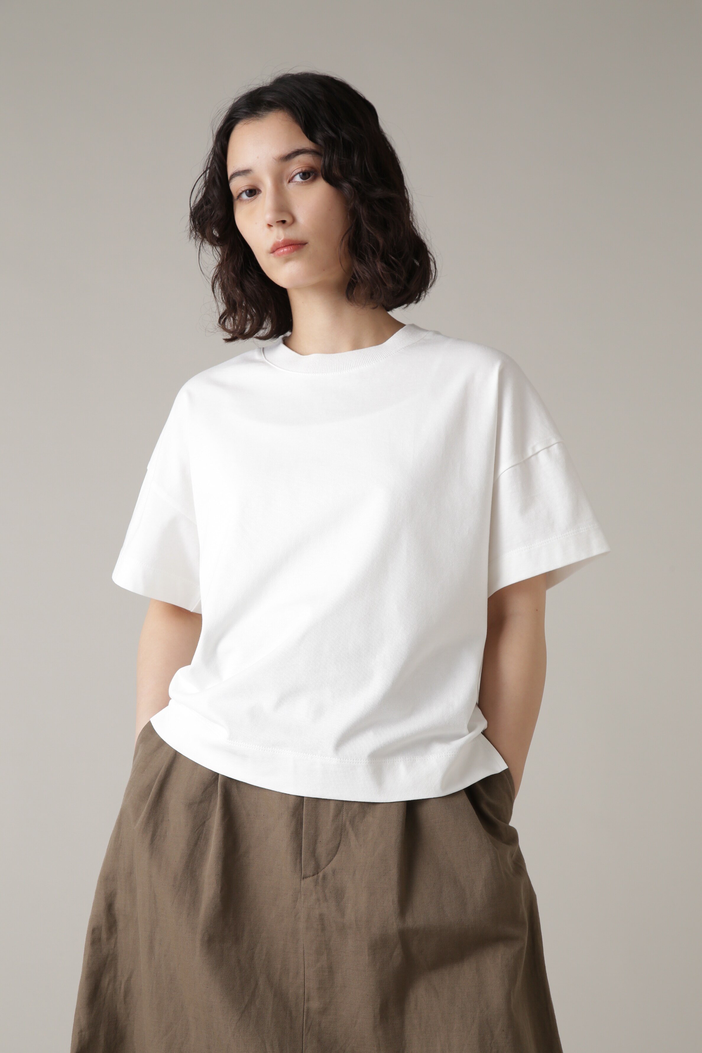 楽天Rakuten FashionMARGARET HOWELL TOUGH ORGANIC COTTON JERSEY マーガレット・ハウエル トップス その他のトップス ホワイト ブラック【送料無料】