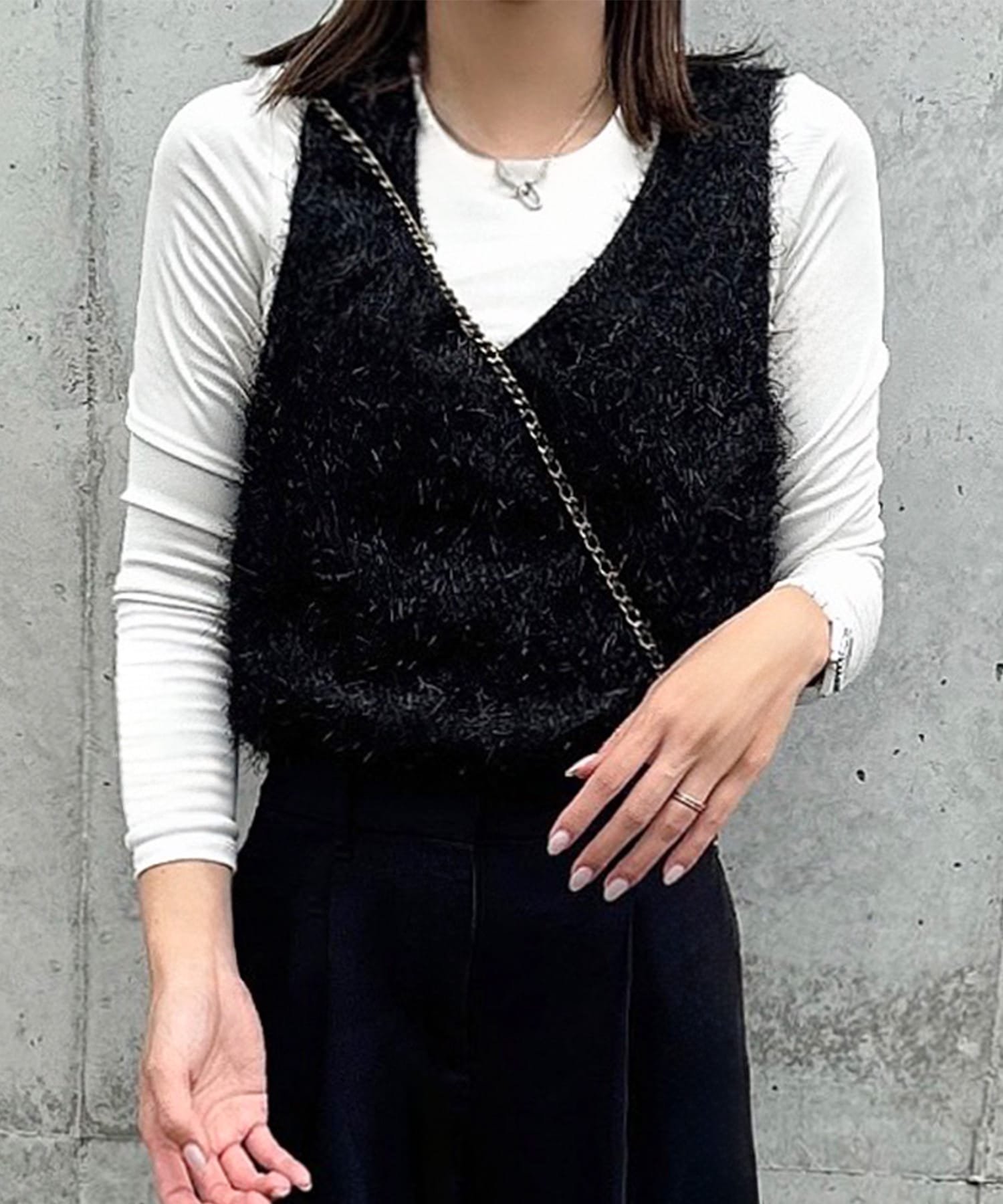 【SALE/82%OFF】JUNOAH ラメフェザーノースリーブトップス ジュノア トップス ニット ホワイト ピンク ブラック