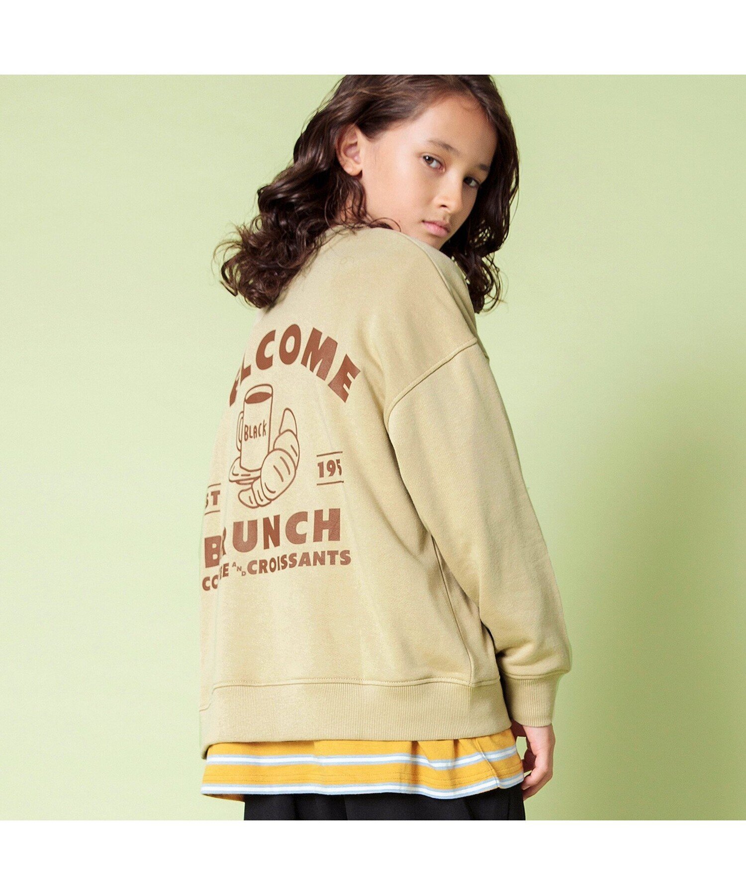 BREEZE WEB限定 jrグラフィックトレーナー エフオーオンラインストア トップス スウェット・トレーナー ベージュ ブルーのサムネイル