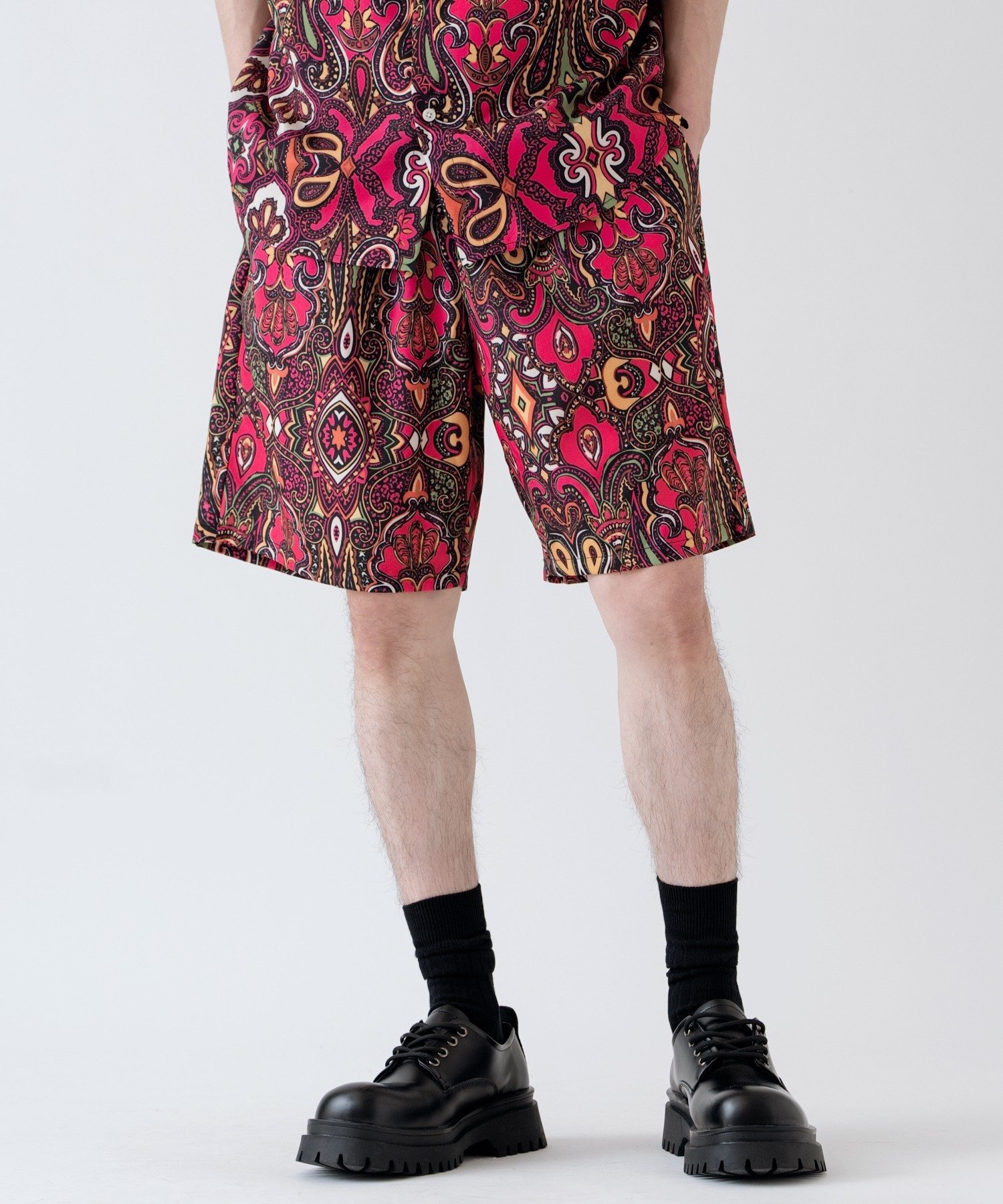 SIDEWAY STANCE SIDEWAY STANCE サイドウェイスタンス 総柄 ショートパンツ インプローブス パンツ その他のパンツ ブラック ブラウン