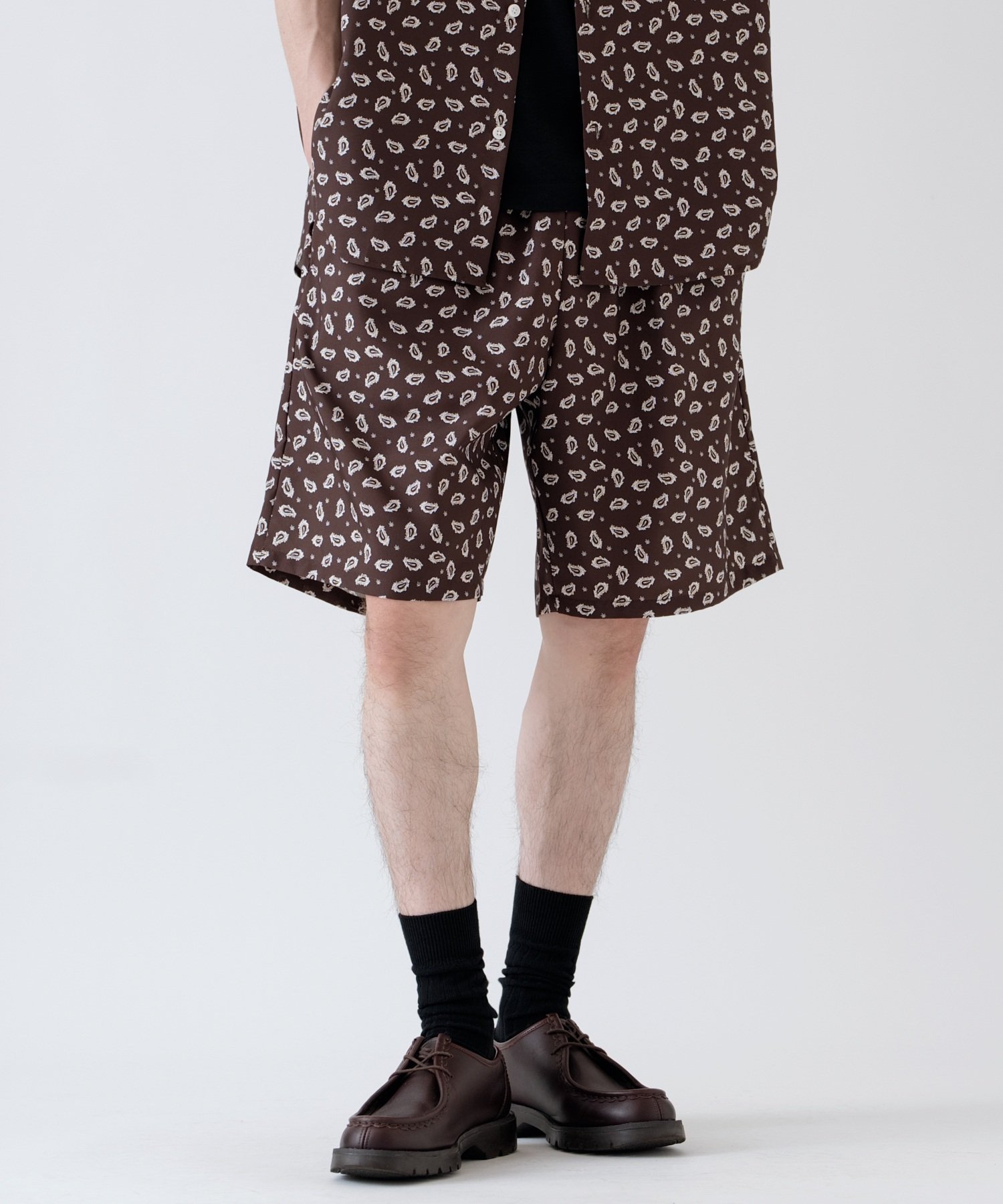 SIDEWAY STANCE SIDEWAY STANCE サイドウェイスタンス 総柄 ショートパンツ インプローブス パンツ その他のパンツ ブラック ブラウン