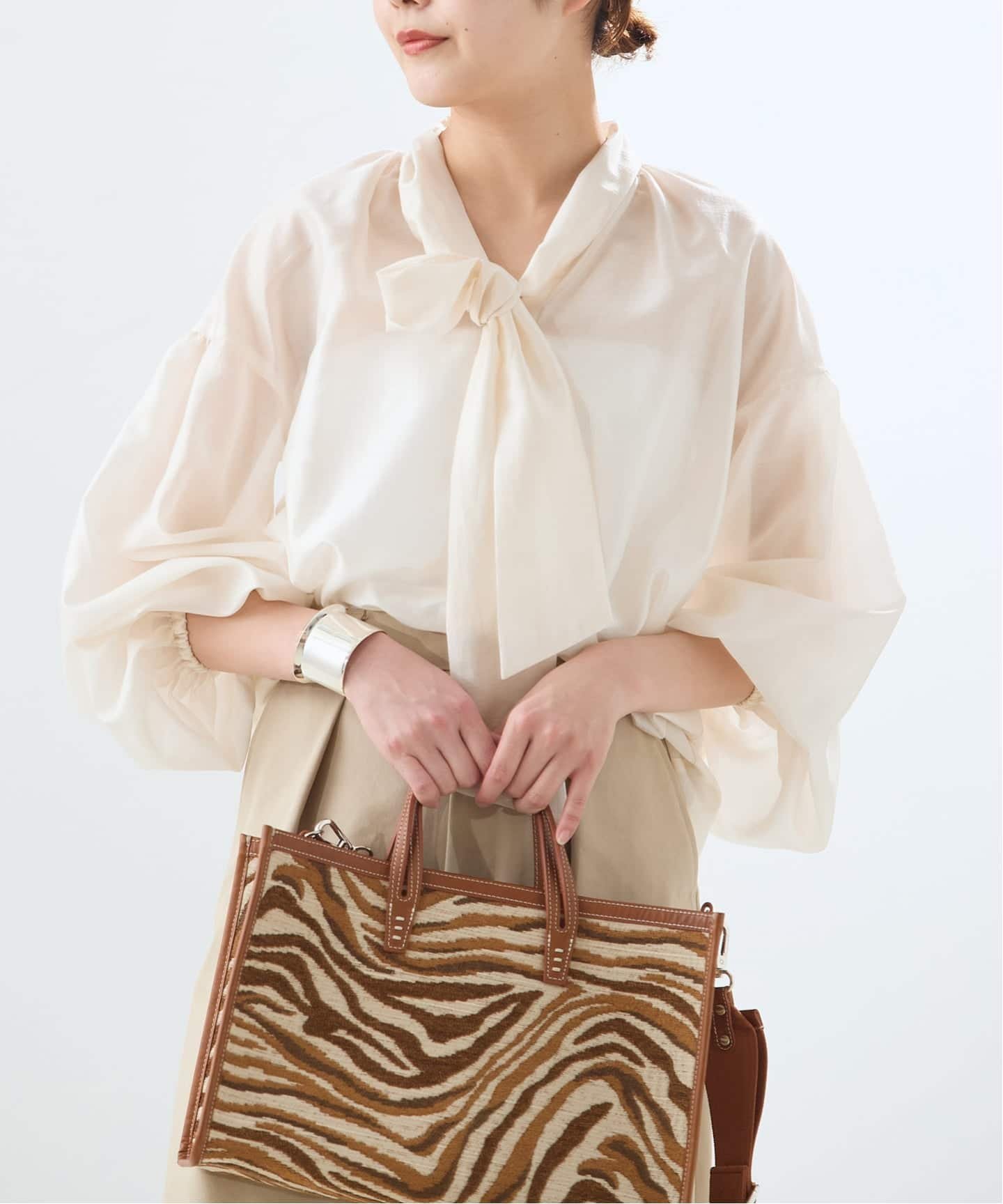 JOURNAL STANDARD L'ESSAGE 《追加》IPEKERドット&フラワー/シアーボウタイブラウス ジャーナルスタンダード レサージュ トップス シャツ・ブラウス ベージュ ブラック ホワイト