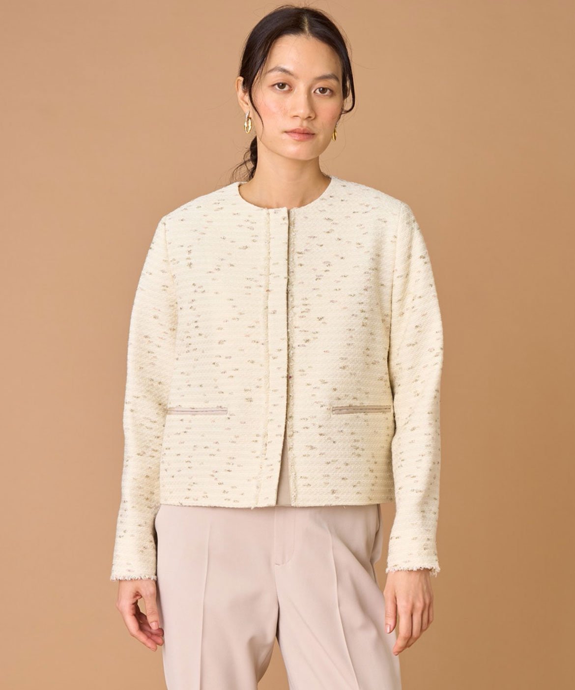 INED ノーカラーツイードジャケット《LINTON》 イネド ジャケット・アウター ノーカラージャケット ホワイト