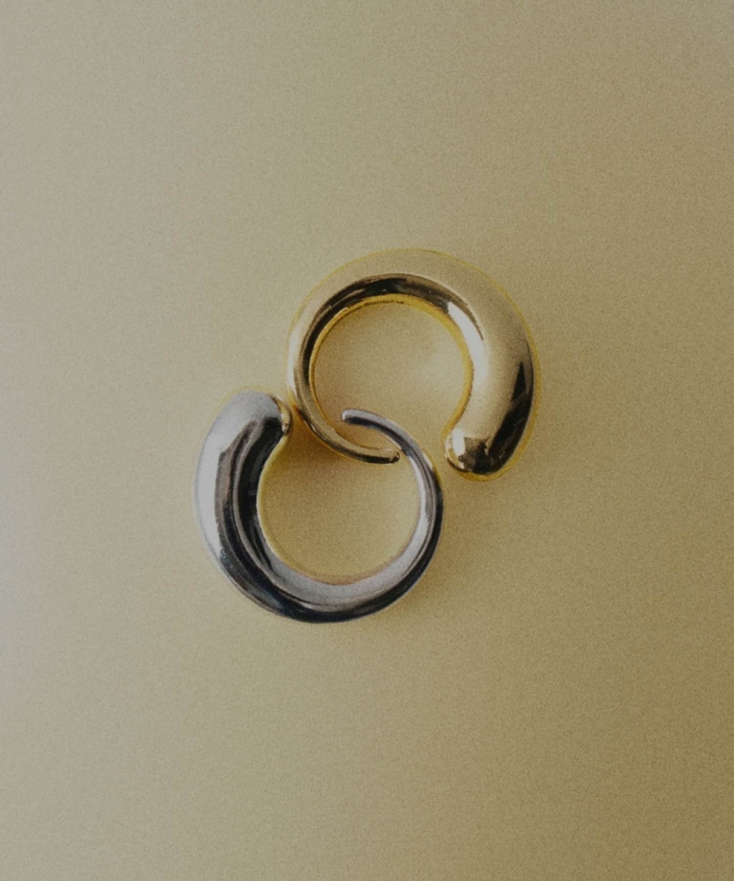 Nothing And Others Teardrop-Shaped Ring /ティアドロップシェイプトリング ナッシングアンドアザーズ アクセサリー・腕時計 リング・指輪 ゴールド シルバー