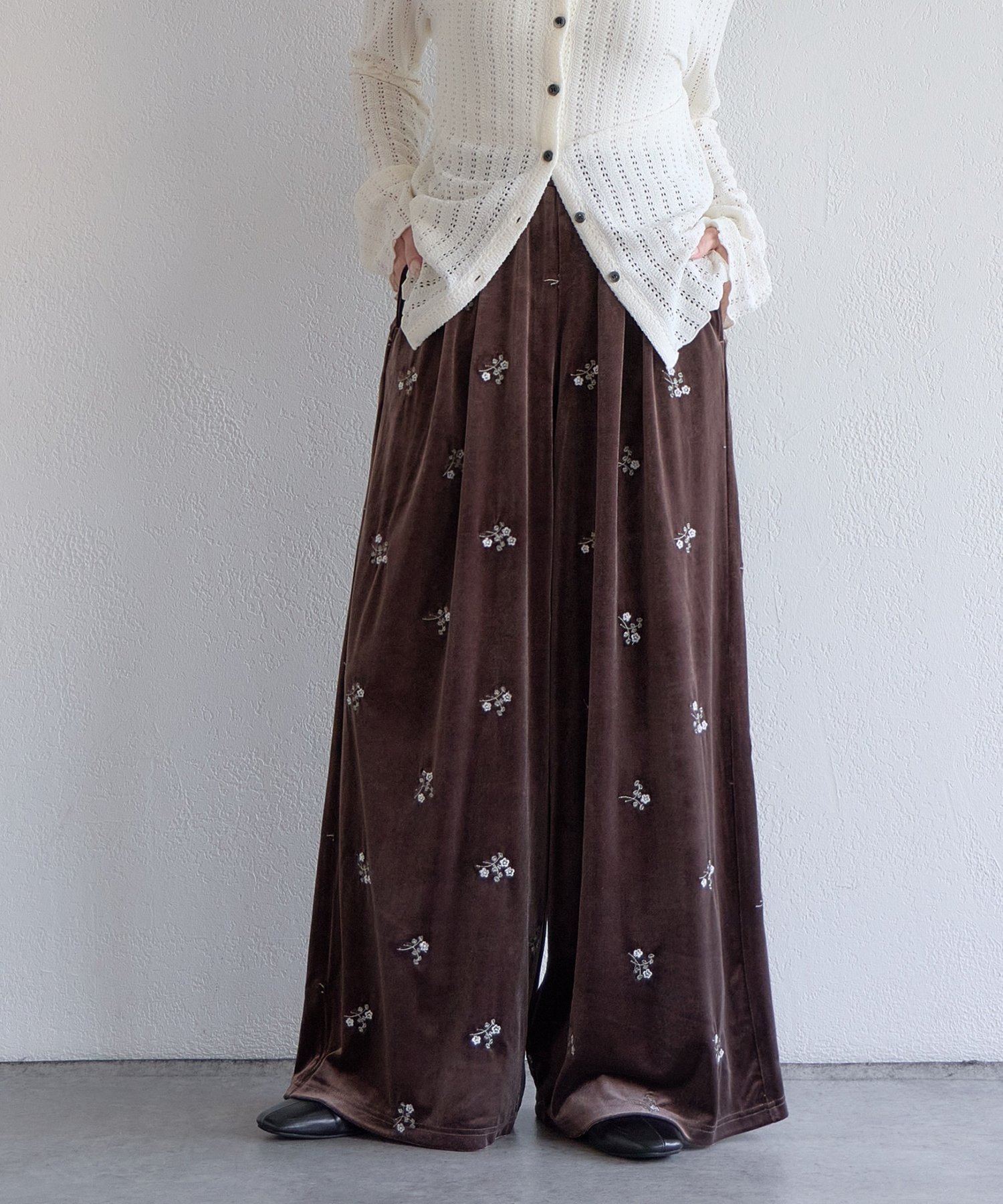 Discoat 【WEB限定】ベロア刺繍イージーパンツ ディスコート パンツ その他のパンツ ブラウン ブラック グレー【送料無料】