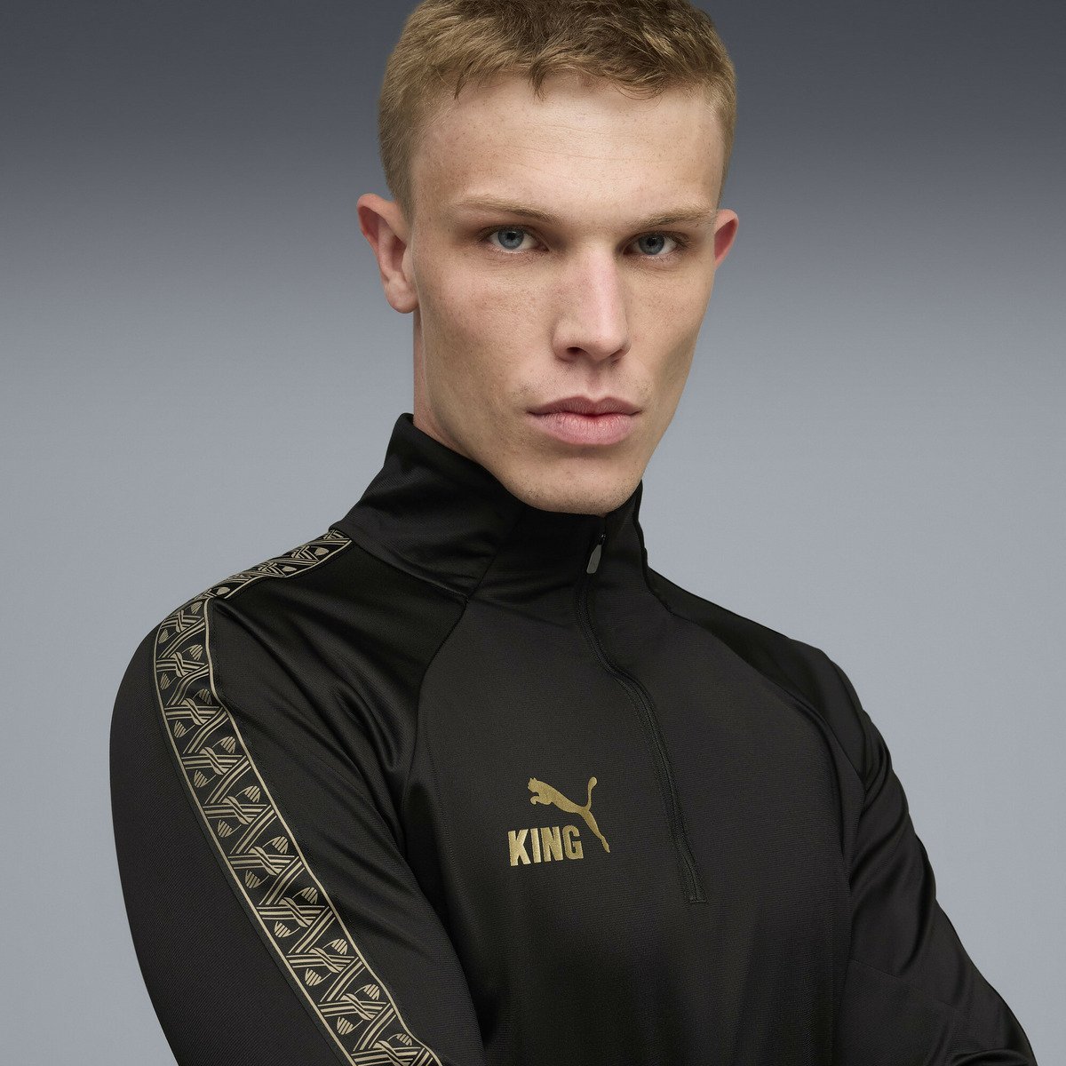 PUMA メンズ サッカー キング タッチ クォータジップ トップ プーマ ジャケット・アウター その他のジャケット・アウター ブラック【送料無料】