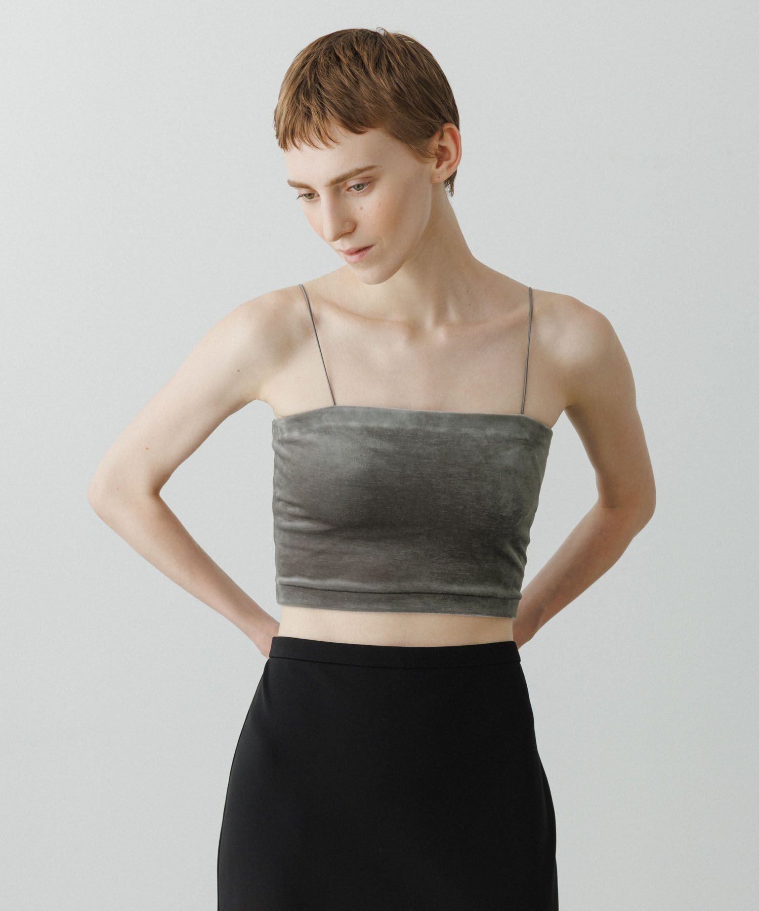 【SALE／50%OFF】ADAM ET ROPE' FEMME 【EMOELLE】カップ付きベロアキャミソール アダムエロペ トップス キャミソール グレー【送料無料】