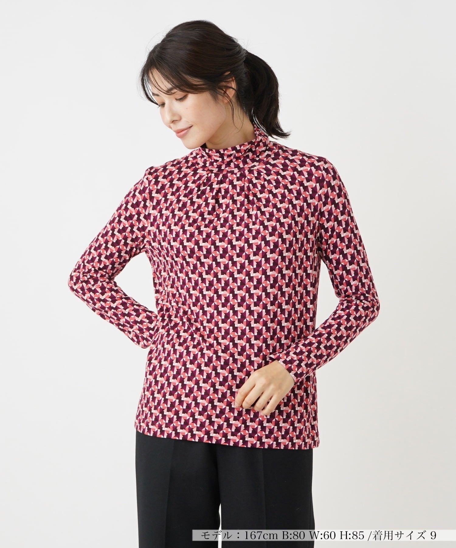 Leilian プリントハイネックカットソー レリアン トップス カットソー・Tシャツ ブルー レッド グレー