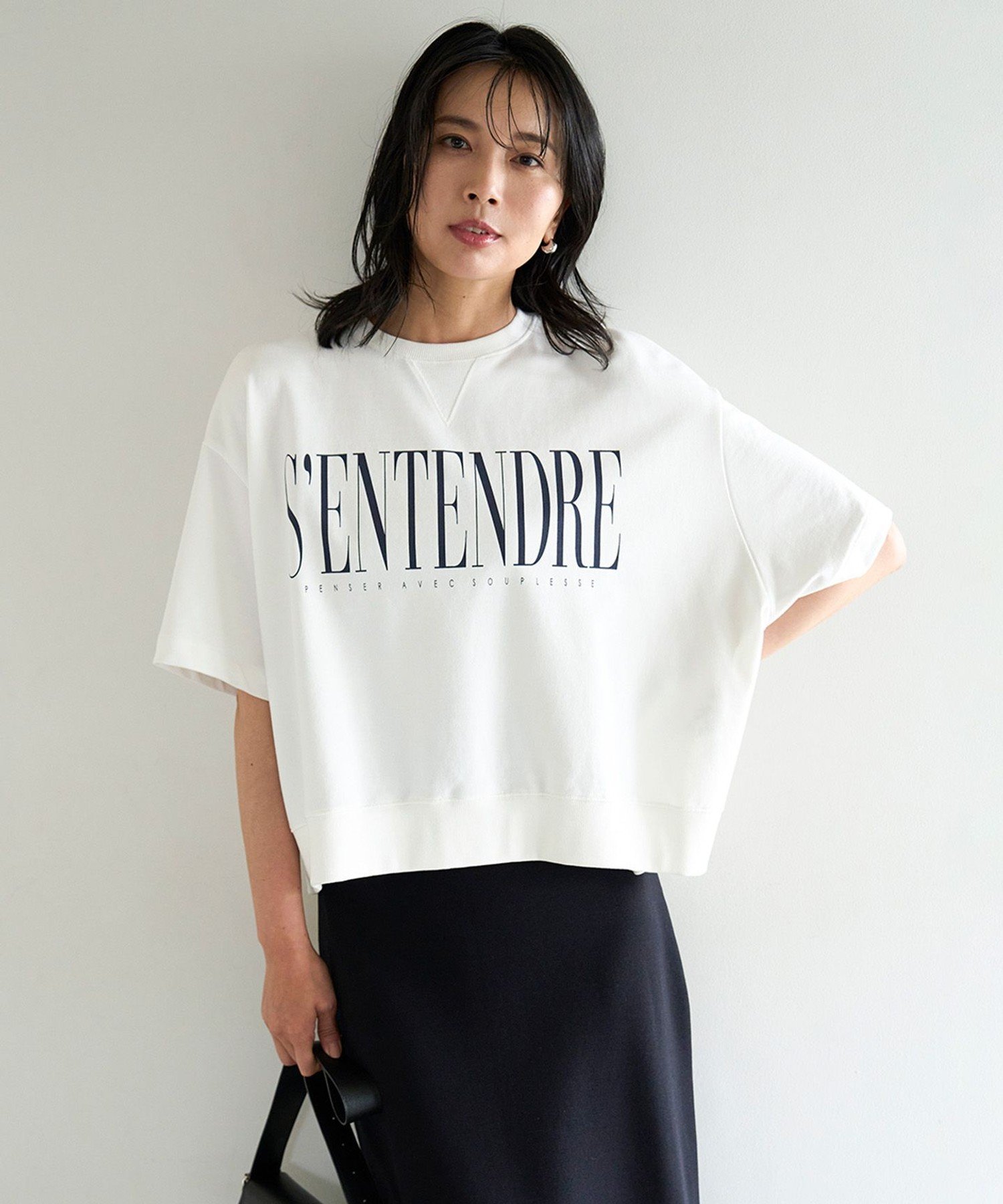 [SALE / 30 % OFF] UNFILO 라이트 웨이트 로고 스웨트 앙필로 탑스 스웨트 트레이너 화이트 네이비 그레이 [무료 배송]