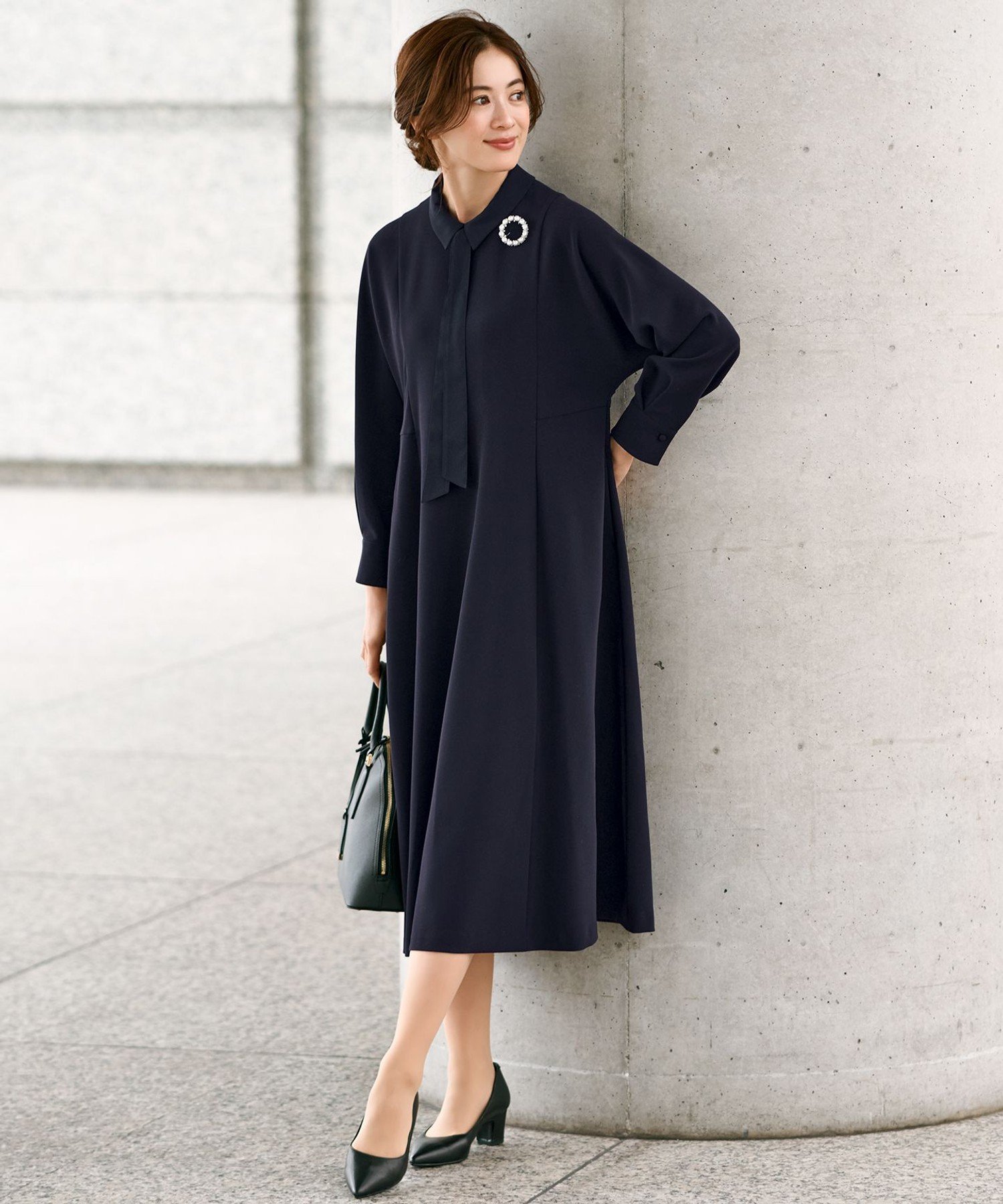 【SALE／50%OFF】23区 【VERYコラボ】トリアセダブルジョーゼット つけ襟 ボウタイワンピース ニジュウサンク ワンピース・ドレス ワンピース ネイビー ベージュ【送料無料】 stylife-14957709 Rakuten Fashion サンプル画像3