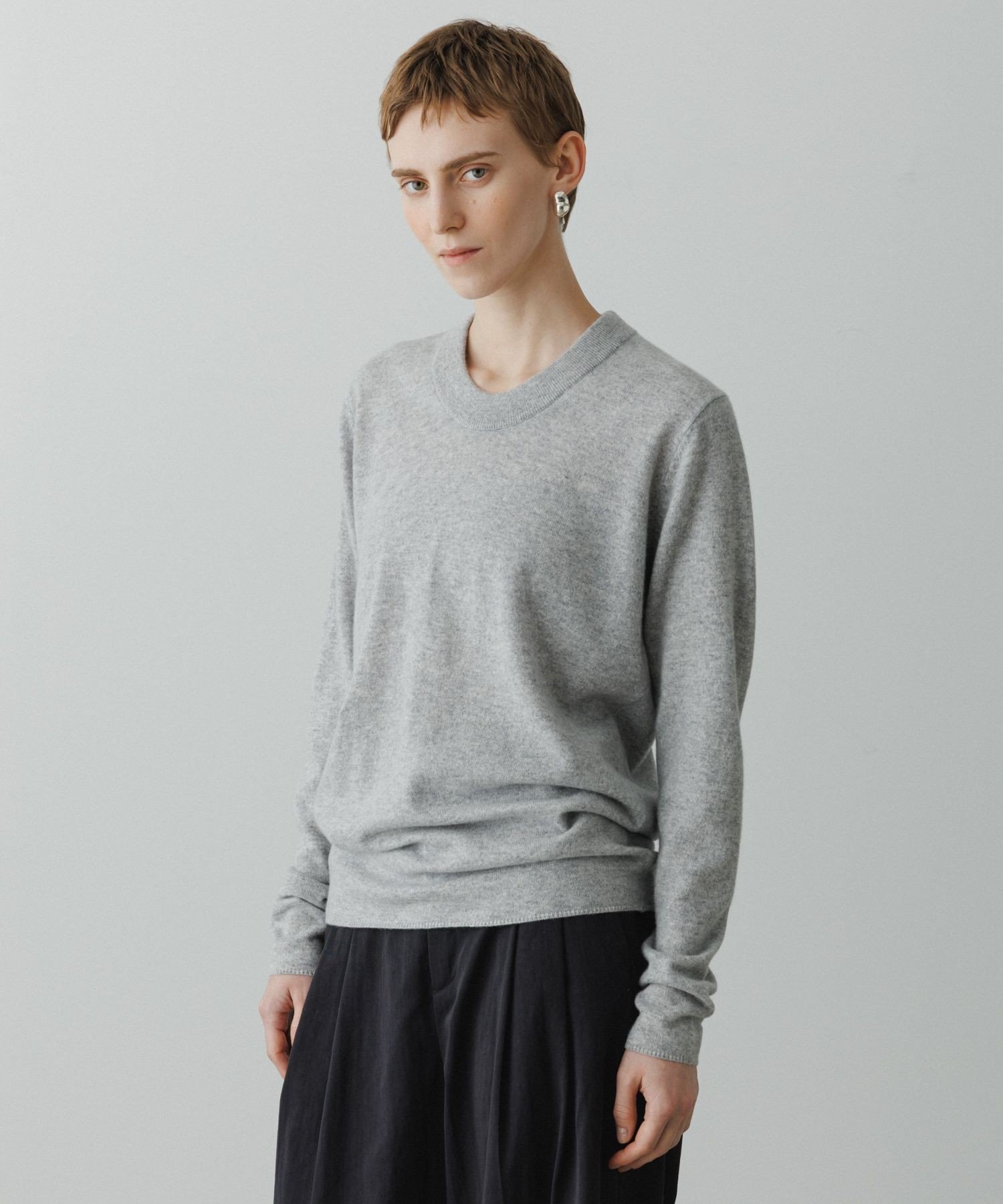 ADAM ET ROPE' FEMME 【EMOELLE】カシミヤニットプルオーバー アダムエロペ トップス ニット グレー ホワイト【送料無料】のサムネイル