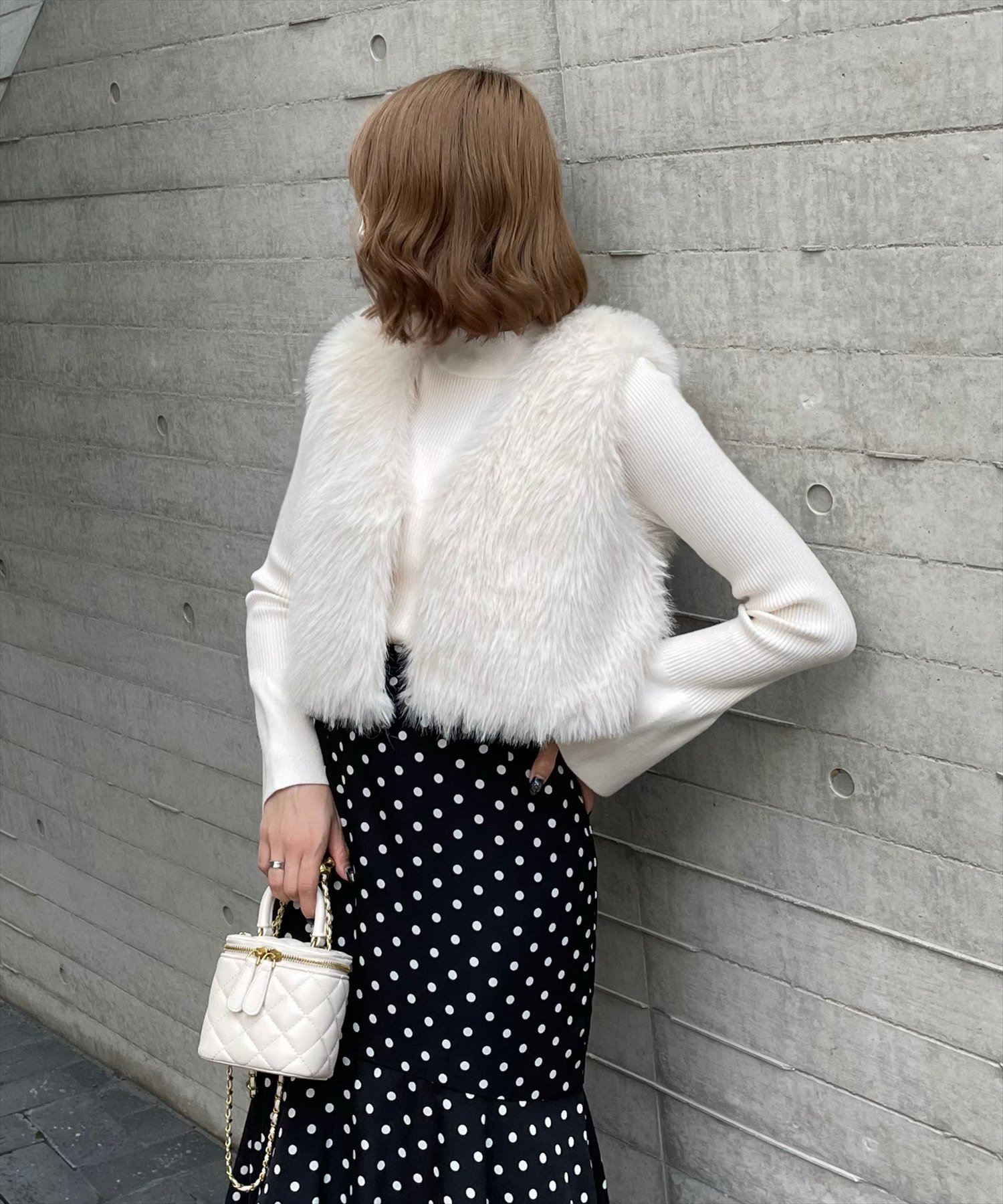 【SALE／25%OFF】clear ショート丈ファーベスト クリア ジャケット・アウター その他のジャケット・アウター ベージュ グレー ホワイトのサムネイル