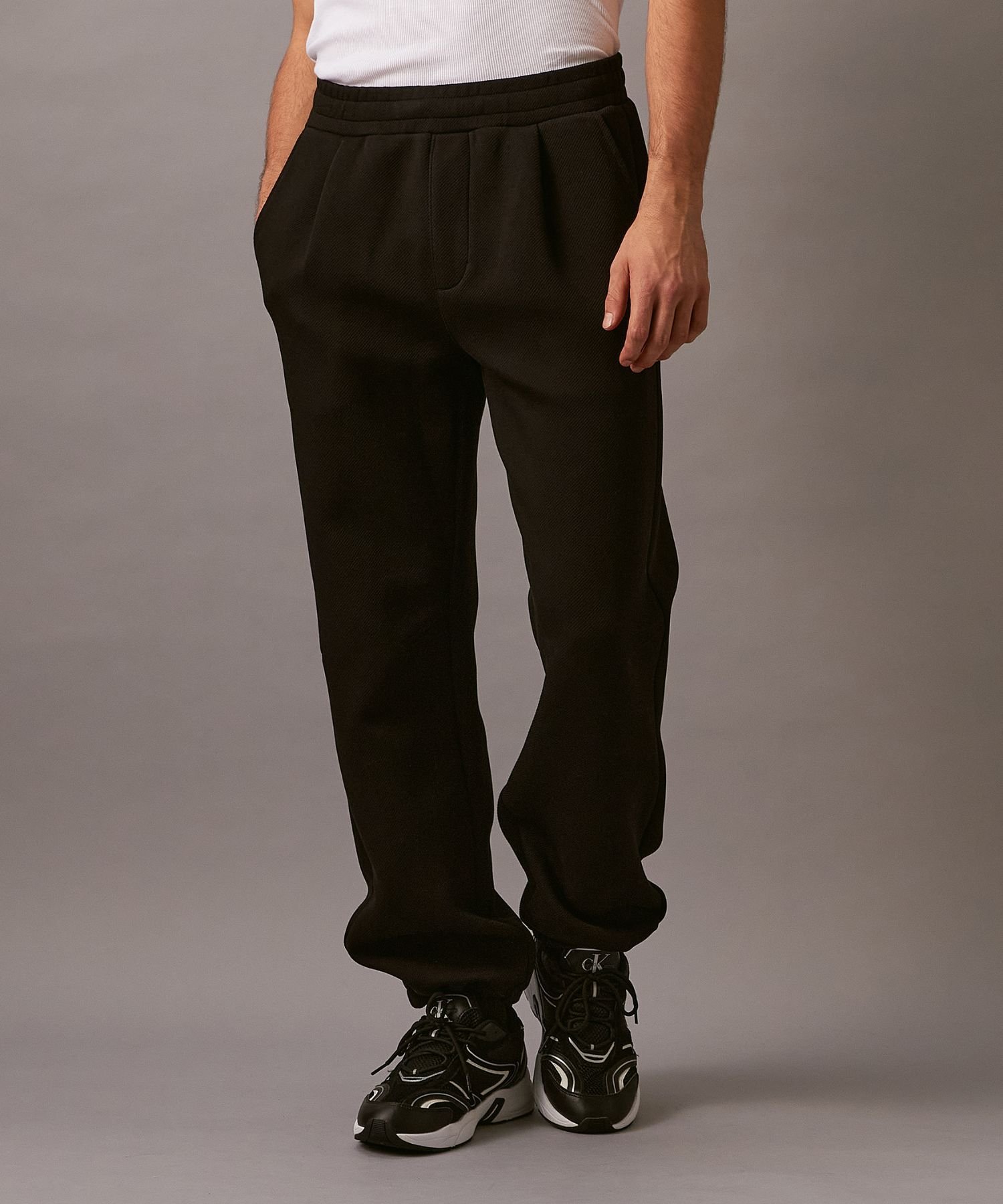 【SALE／30%OFF】Calvin Klein Jeans (M)【公式ショップ】 カルバンクライン ストレートロングツイルスウェットパンツ Calvin Klein Jeans J327062 カルバン・クライン パンツ ジャージ・スウェットパンツ ベージュ ブラック【送料無料】