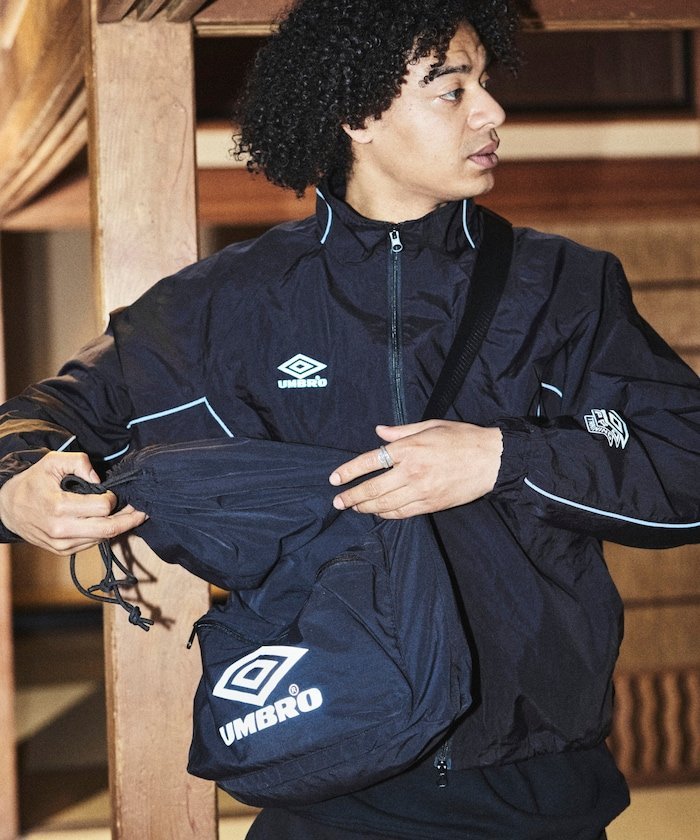【SALE／40%OFF】UMBRO 別注 Nylon Reflector Shoulder Bag 25SS フリークスストア バッグ ショルダーバッグ ブラックのサムネイル