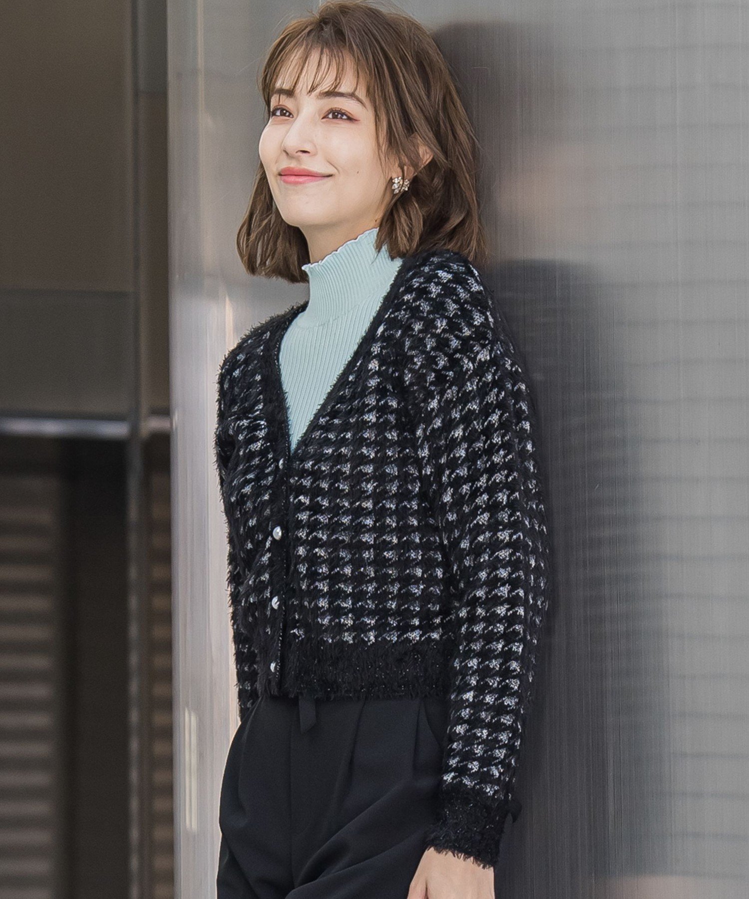 【SALE／10%OFF】ketty フェザーヤーンラメ千鳥Vネックカーディガン ≪手洗い可能≫ ケティ トップス カーディガン ブラック ホワイト【送料無料】のサムネイル