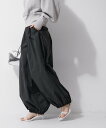 【SALE／30%OFF】ADAM ET ROPE' FEMME 【環境配慮】パラシュートスラックス アダムエロペ パンツ その他のパンツ ブラック ホワイト ピンク【送料無料】