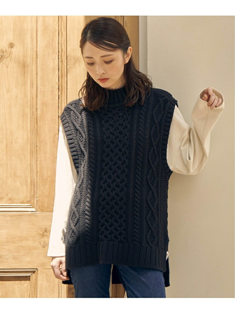 【SALE／50%OFF】ikka ケーブルベスト イッカ トップス ベスト・ジレ ブラック ホワイトのサムネイル