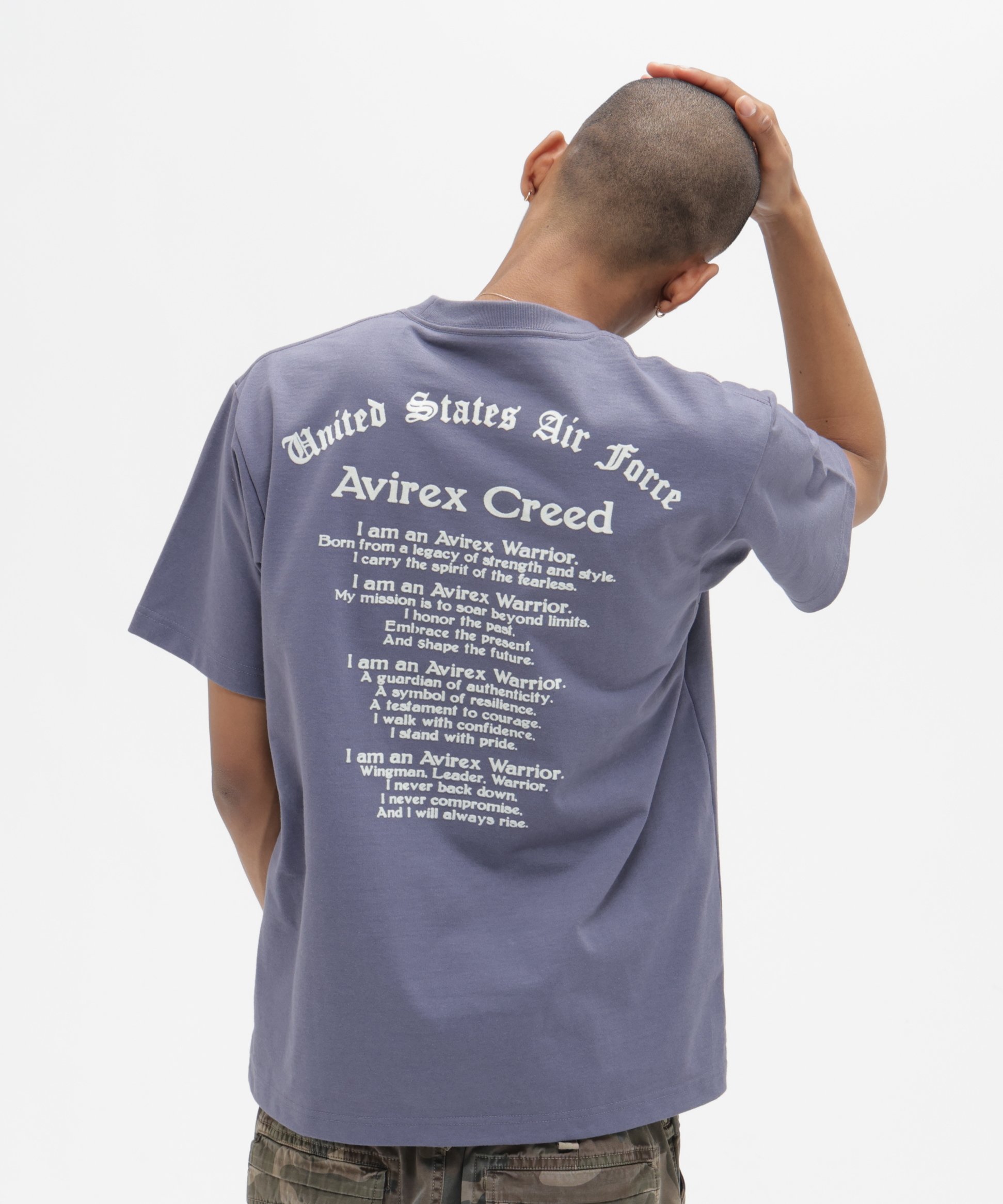 PRINT T-SHIRT "Avirex Creed" アヴィレックス トップス カットソー・Tシャツ ブラック ホワイト ブルー