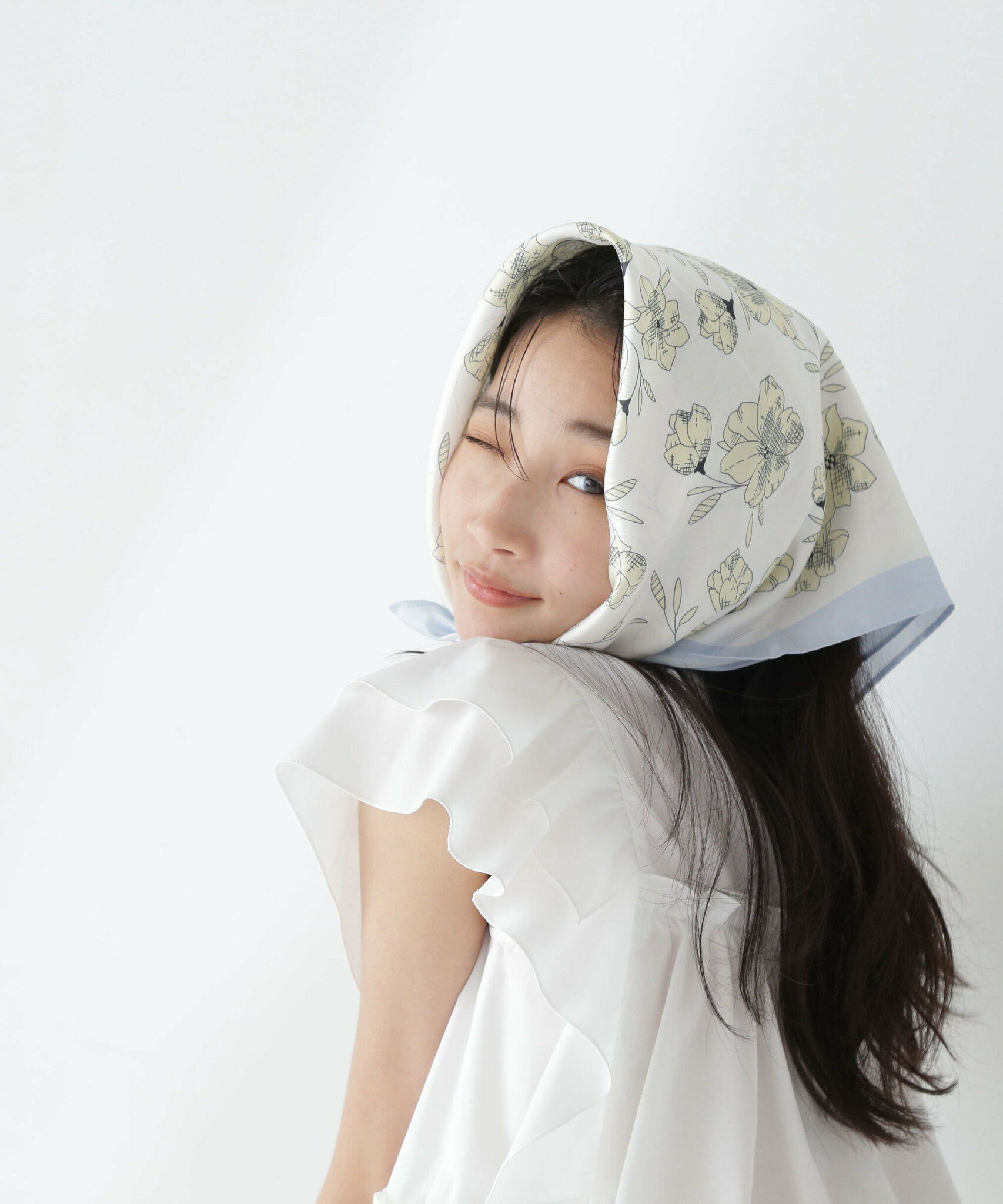 NATURAL BEAUTY BASIC コミックフラワースカーフ ナチュラルビューティベーシック ファッション雑貨 マフラー・ストール・ネックウォーマー ピンク ホワイト【送料無料】