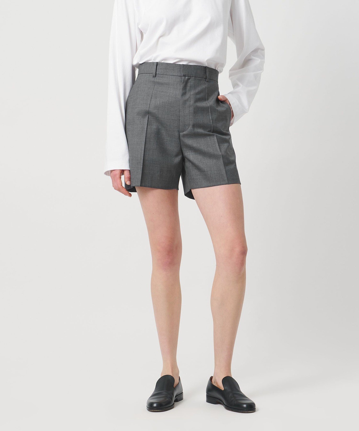 ＜LOEFF＞トロピカルウール ショートパンツ ユナイテッドアローズ パンツ その他のパンツ グレー ネイビー