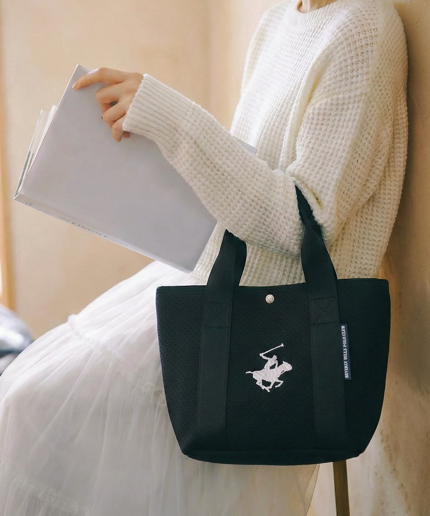 BEVERLY HILLS POLO CLUB BEVERLY HILLS POLO CLUB(W)ネオプレーン風パンチングトートバッグ アウトフィット バッグ トートバッグ ブラック ネイビー【送料無料】