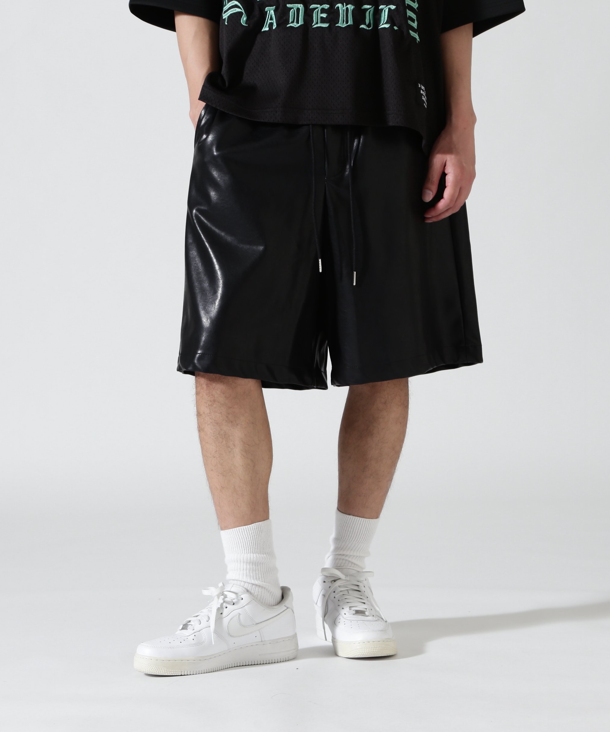 ROYAL FLASH FR(13)NDS/フレンズ/VEGAN LEATHER SHORTS ロイヤルフラッシュ パンツ その他のパンツ ブラック