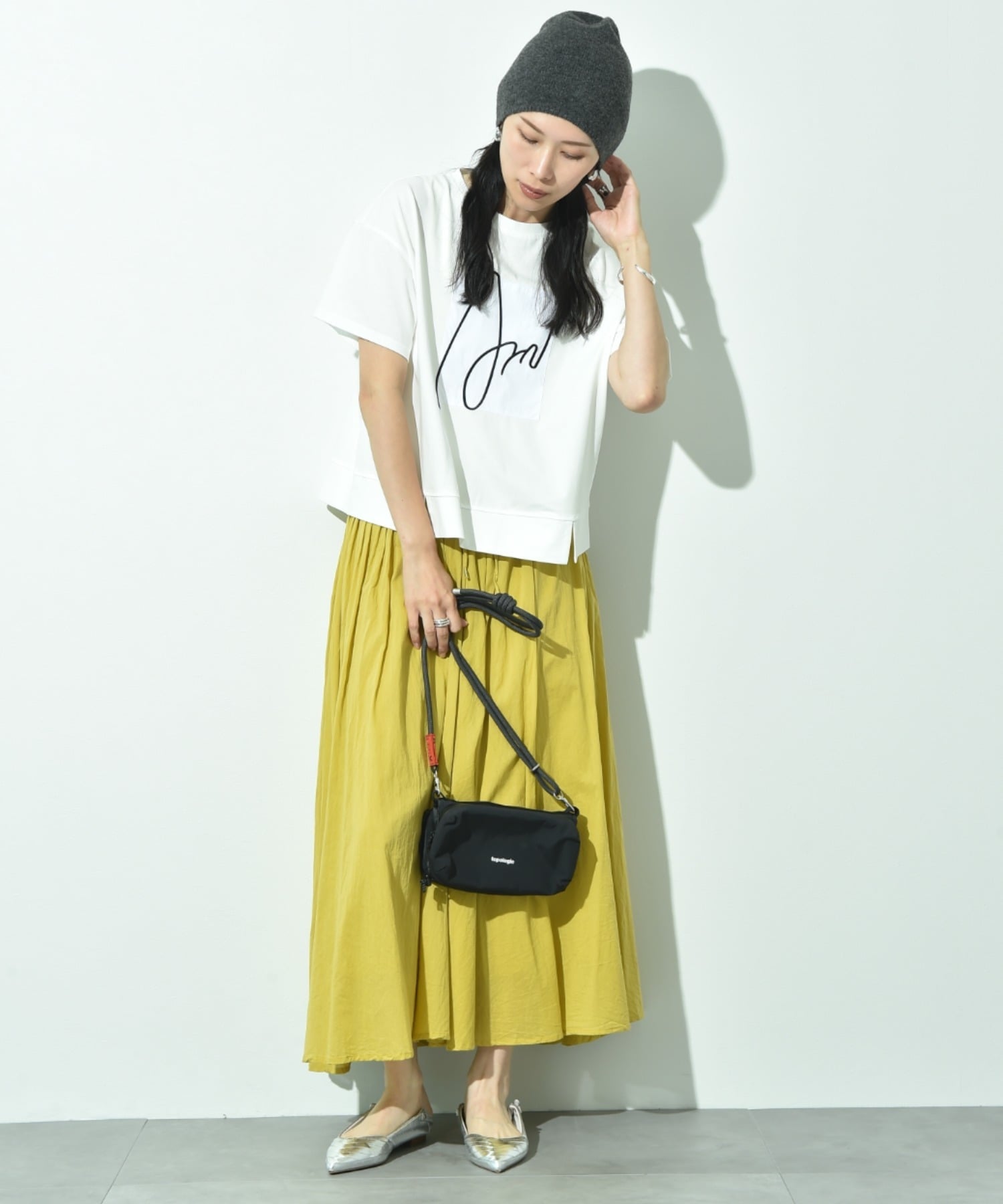 INTERPLANET アートロゴTシャツ インタープラネット トップス カットソー・Tシャツ ホワイト ブラック