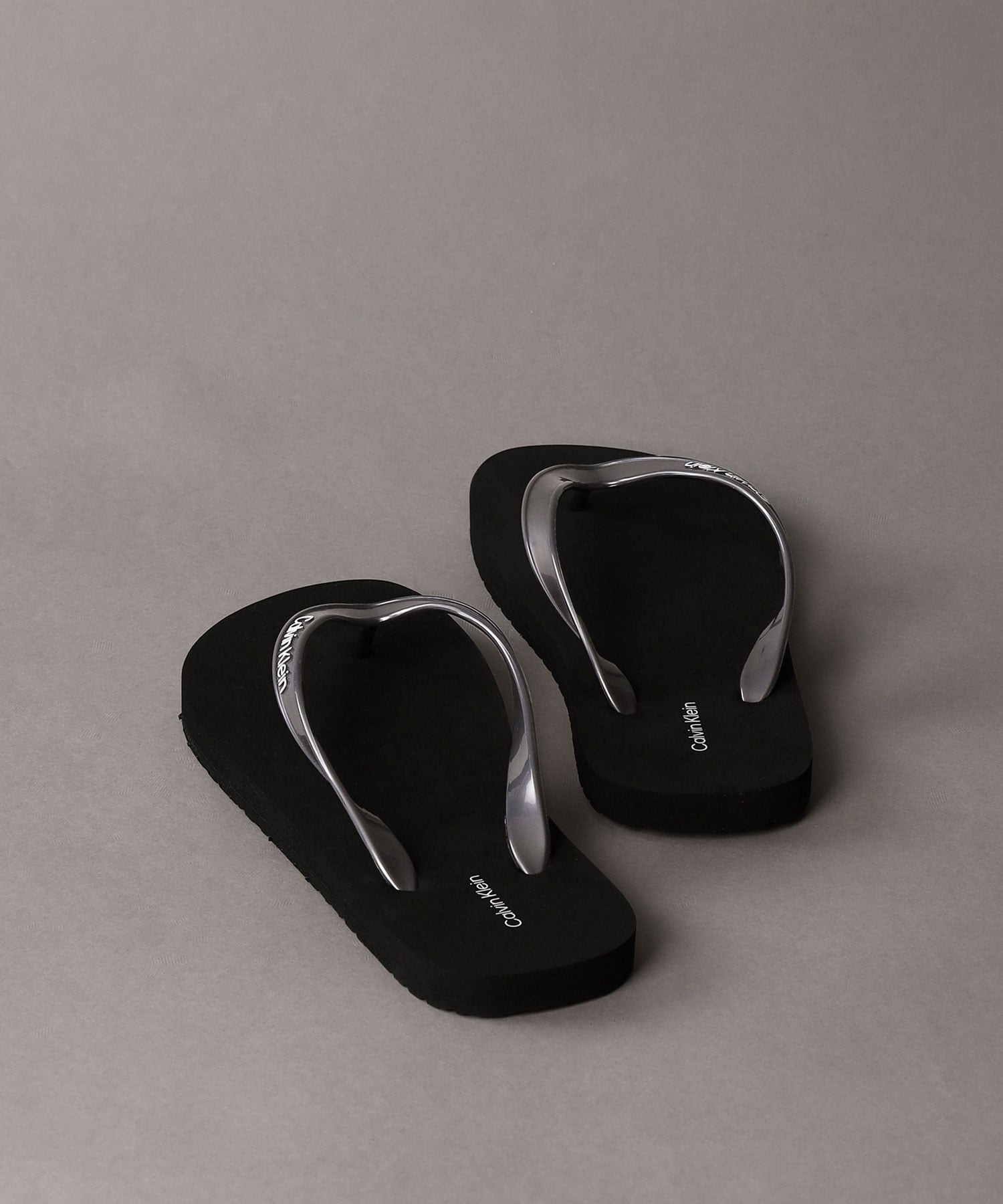 Calvin Klein Jeans Accessory (W)【公式ショップ】 カルバンクライン サンダル - メタリックストラップサンダル Calvin Klein Jeans Accessory HW02956 カルバン・クライン シューズ・靴 サンダル ブラック ベージュ【送料無料】