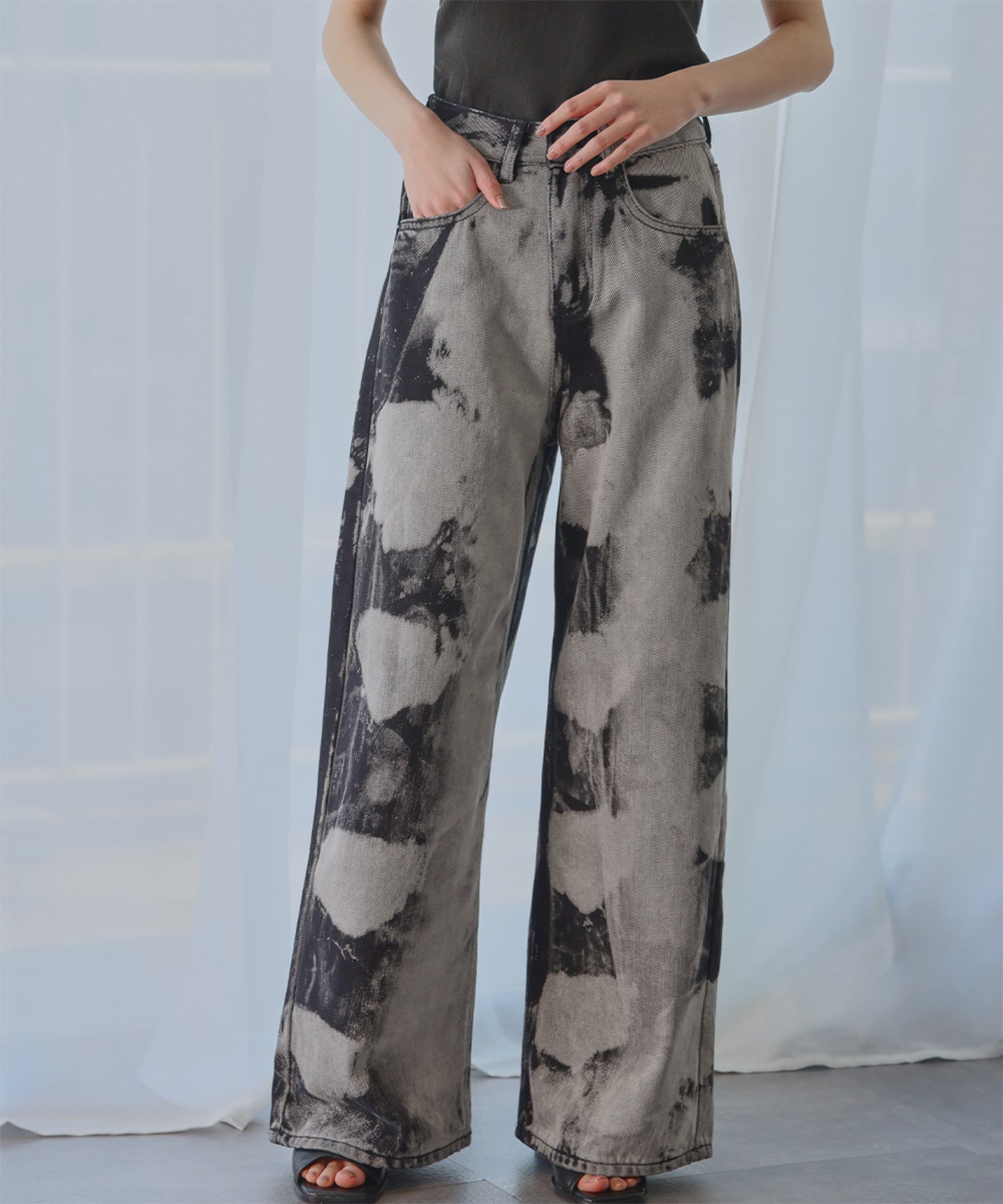 【SALE／32%OFF】Ampirula ブリーチ加工ルーズデニムパンツ リバーフィールド アンド コー パンツ ジーンズ・デニムパンツ ブラック【送料無料】