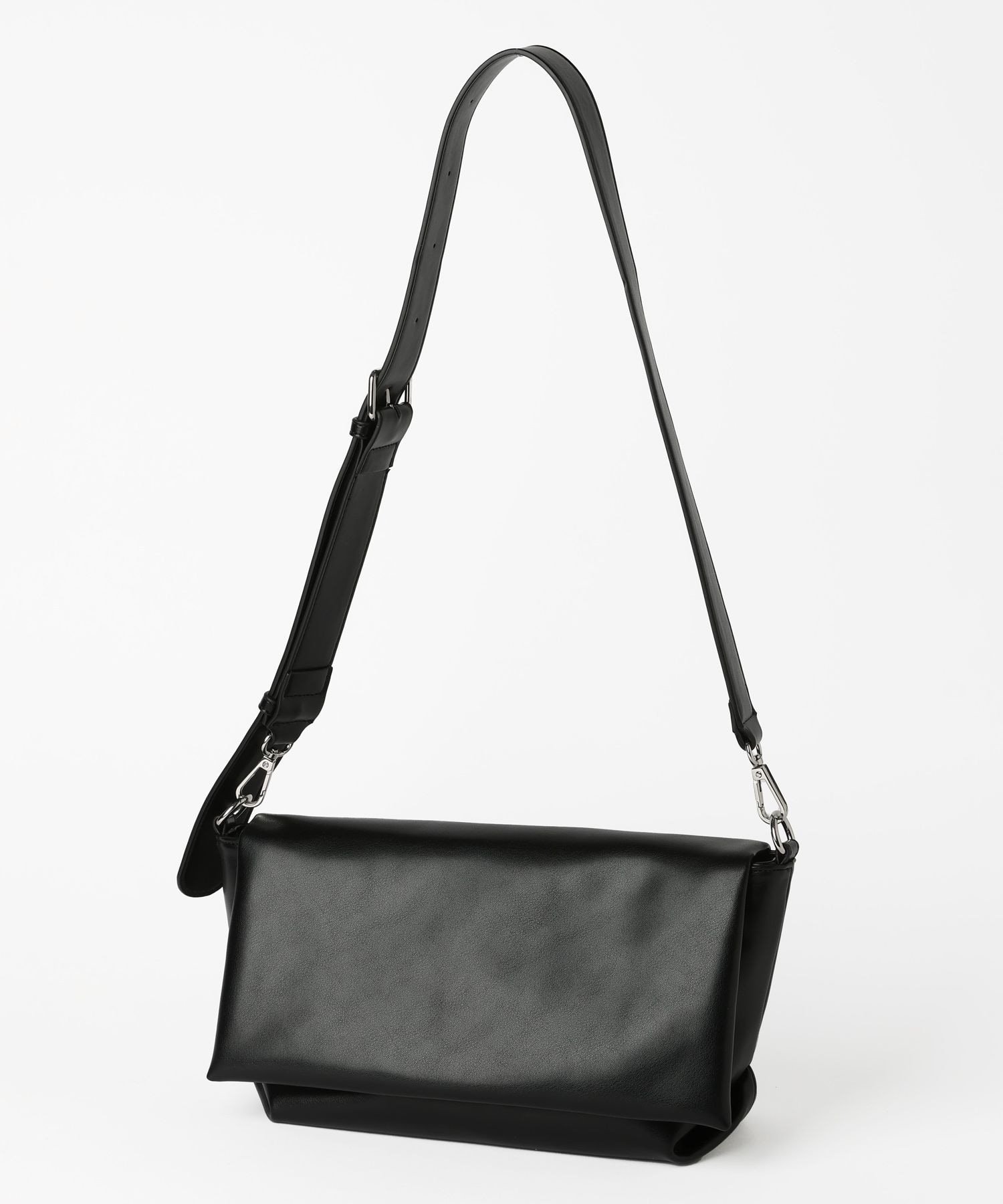 LOWRYS FARM 【500mlペットボトル収納可】フラップショルダーBAG ローリーズファーム バッグ ショルダーバッグ ブラック ブラウン ホワイト【送料無料】