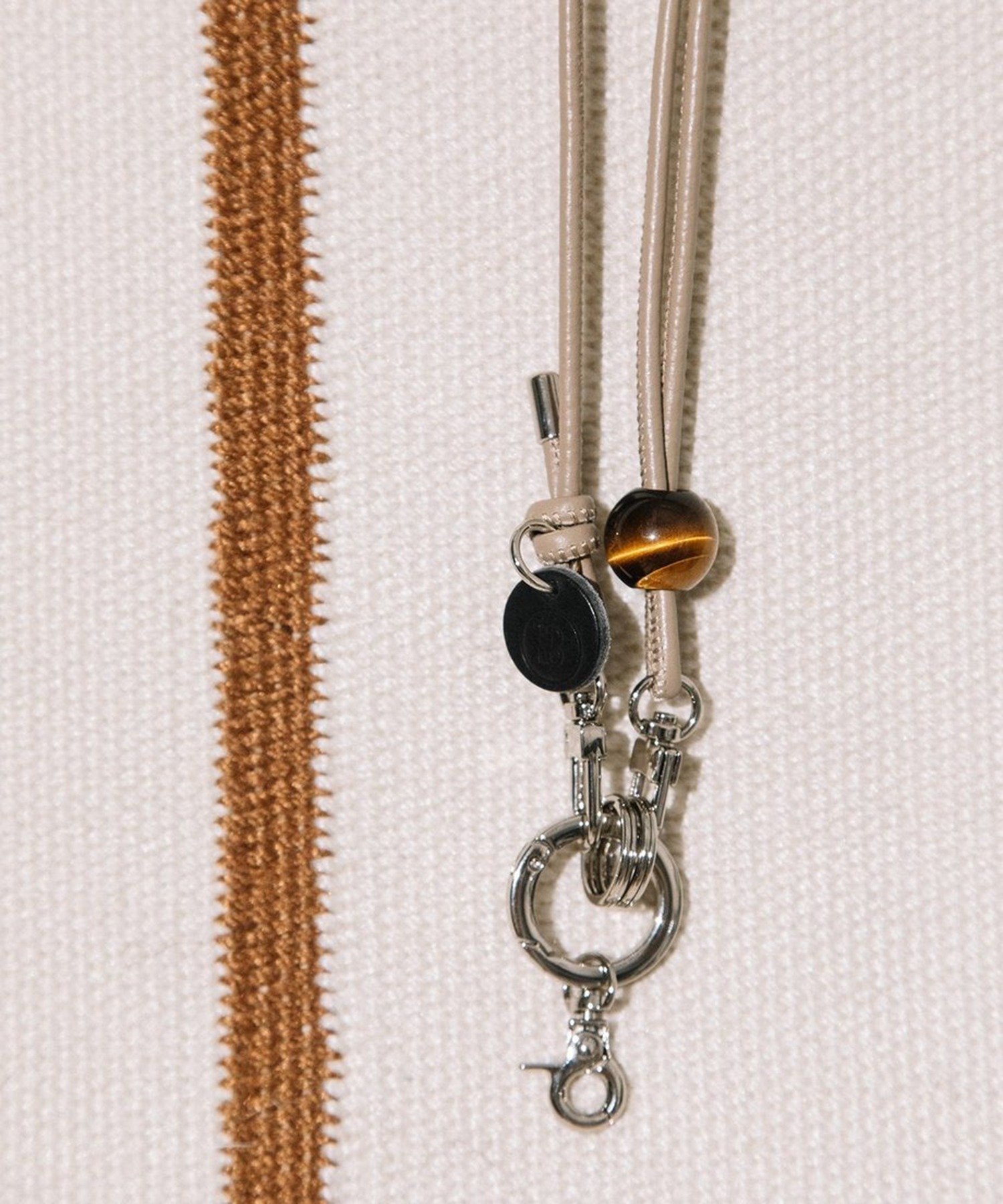 【SALE／6%OFF】BEAURE BEAURE/カウレザー ナチュラルストーンストラップ ショルダー B-25009 セットアップセブン スマホグッズ・オーディオ機器 その他のスマホグッズ・オーディオ機器【送料無料】