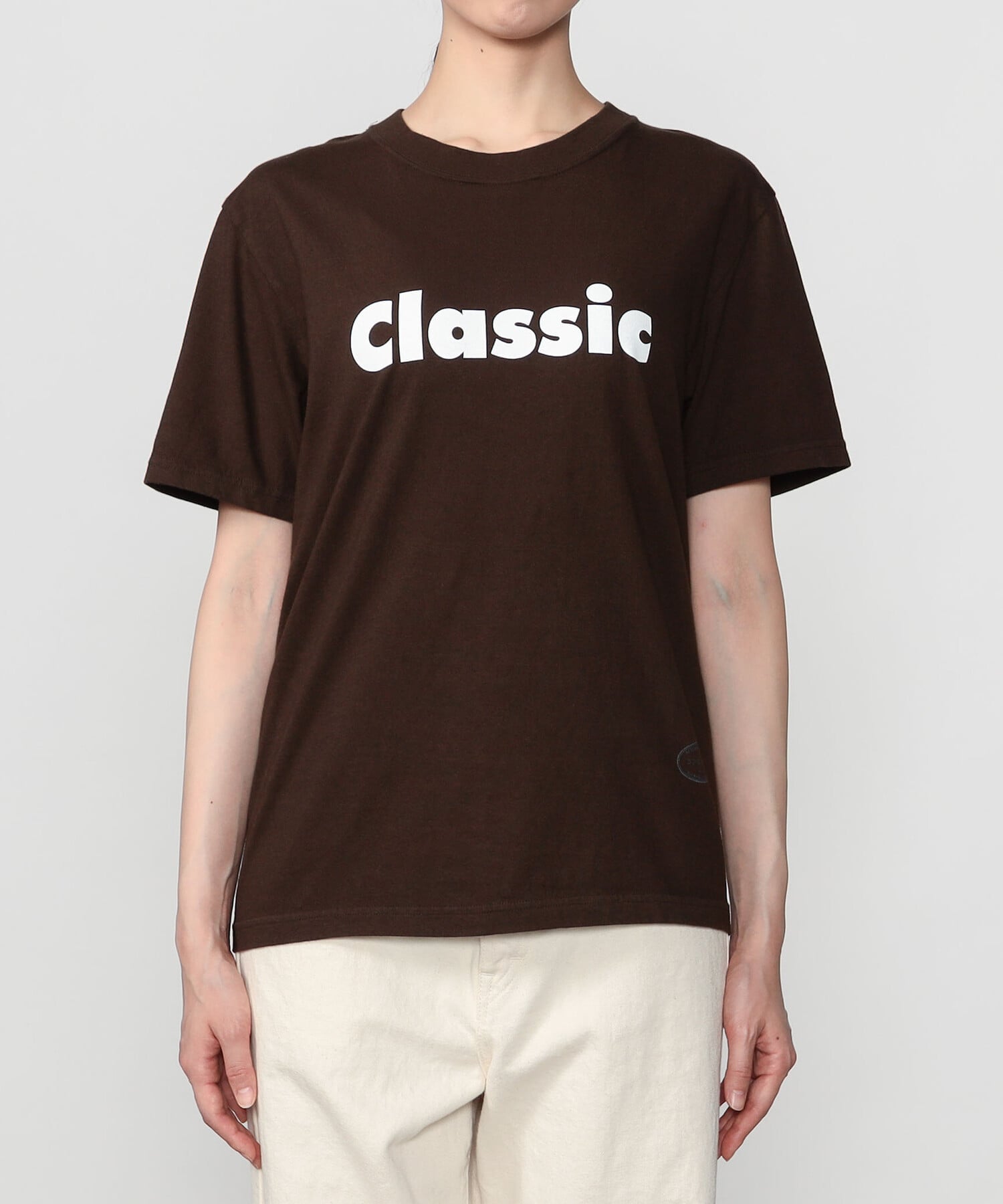 Bshop TANGTANG ｜ ＜別注＞半袖Tシャツ AIN'T CLASSIC BROWN WOMEN ビショップ トップス カットソー・Tシャツ ブラウン
