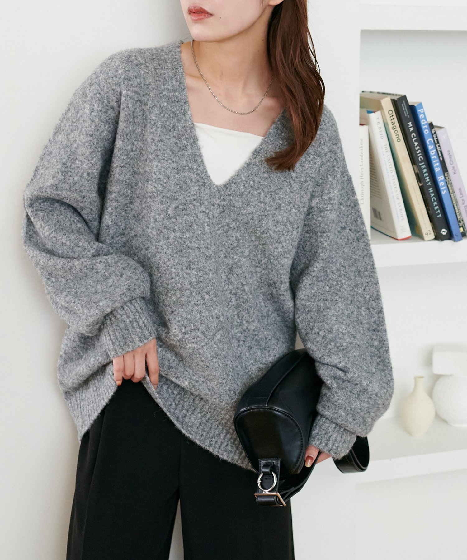 Discoat 【ユニセックス】深Vシャギーニット《WEB限定カラーあり》 ディスコート トップス ニット レッド ピンク イエロー グレー【送料無料】のサムネイル