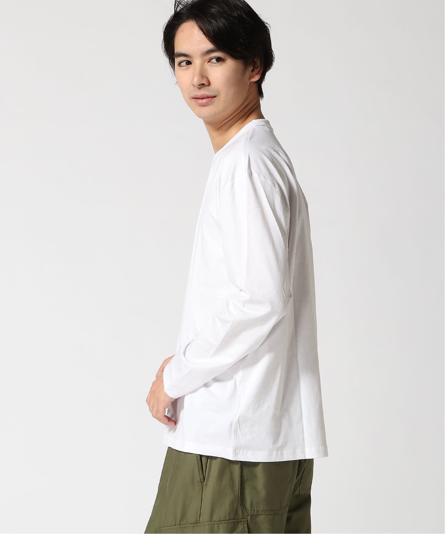 GUESS 長袖シャツ(M)LS Cn Over Embro Tee ゲス トップス カットソー・Tシャツ ホワイト ブラック