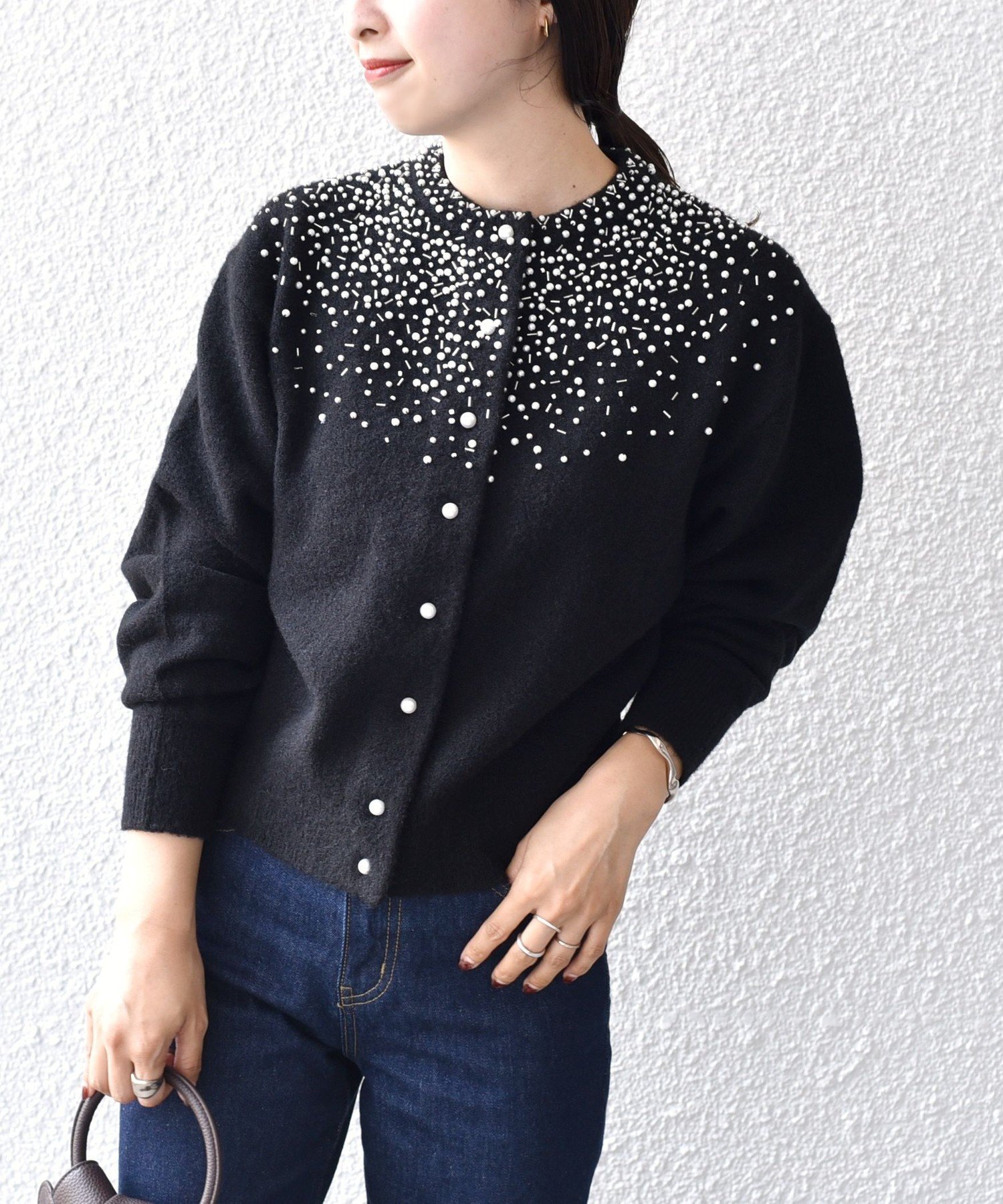 【SALE／30%OFF】SHIPS WOMEN ＜手洗い可能＞*ビジュー&パールモチーフカーディガン◇ シップス トップス カーディガン ブラック シルバー グレー【送料無料】のサムネイル