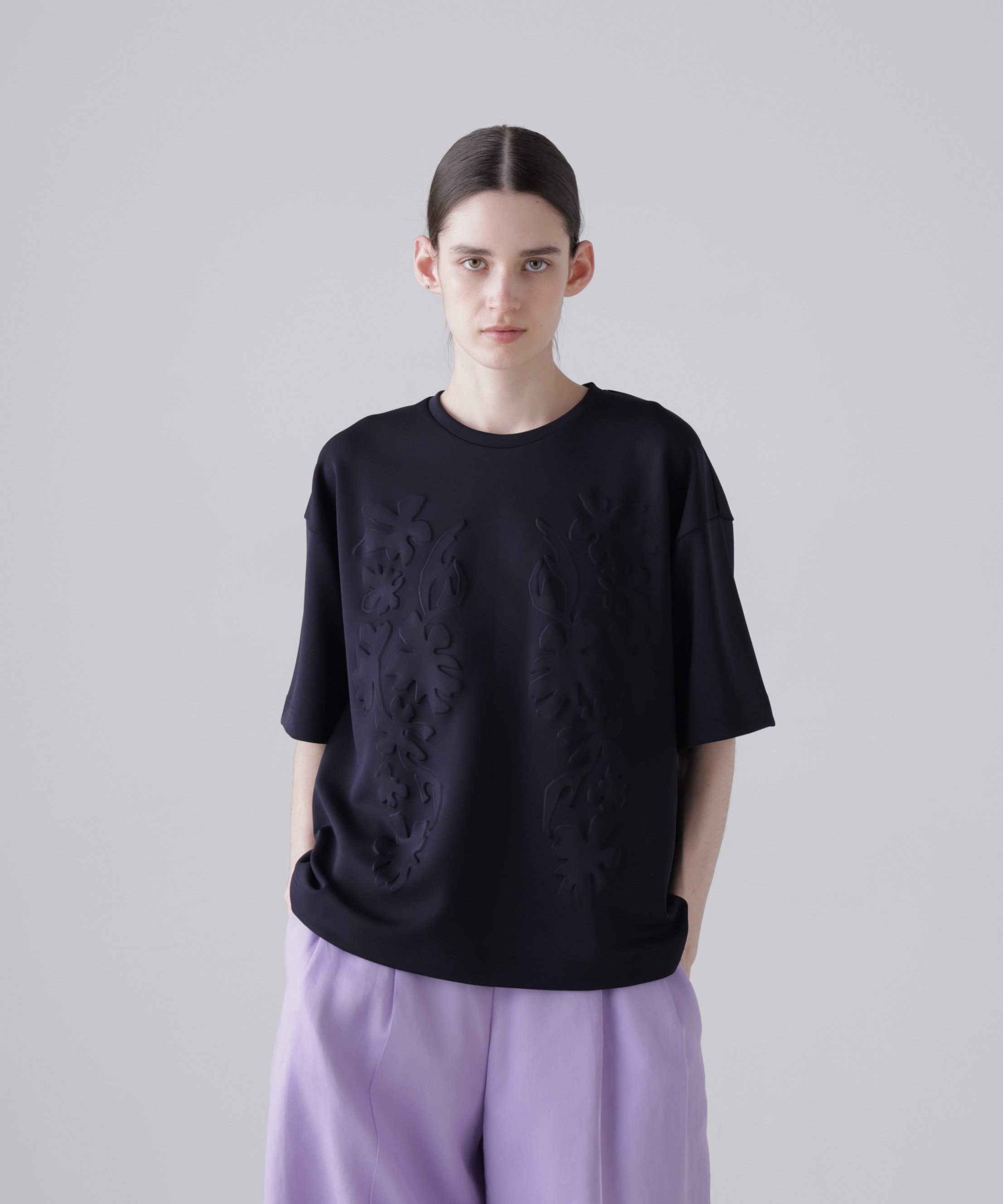エンボスジャージー アドーア トップス カットソー・Tシャツ ネイビー ホワイト
