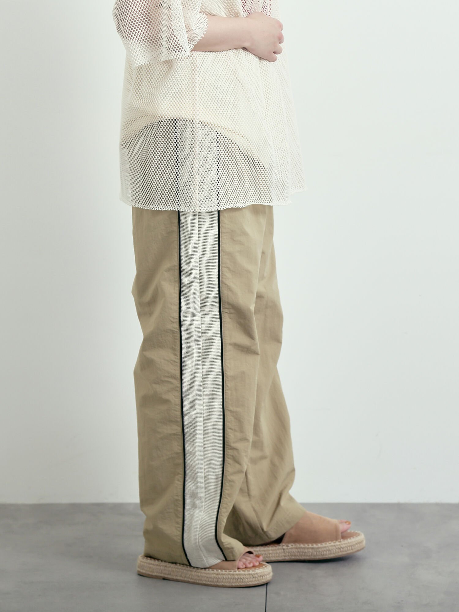 ベージュ サイドライン ワイドパンツ セール】サイドラインワイドパンツ（その他パンツ）｜AMERICAN