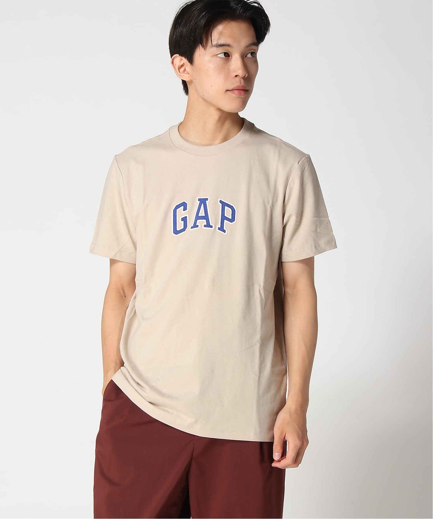 (U)GAPアーチロゴTシャツ(ユニセックス) ギャップ トップス カットソー・Tシャツ イエロー レッド グリーン ベージュ