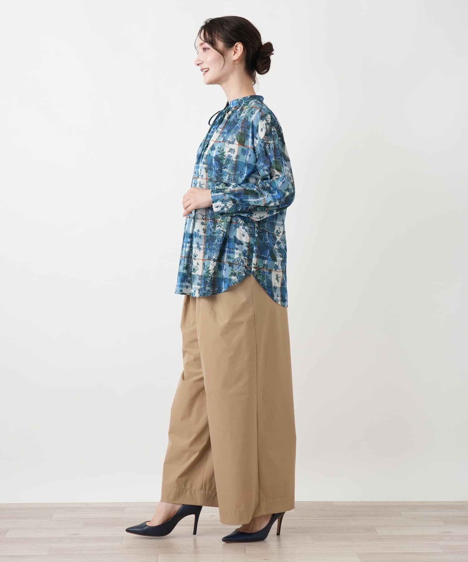 Leilian フラワー柄チェックスキッパーブラウス レリアン トップス シャツ・ブラウス ブルー