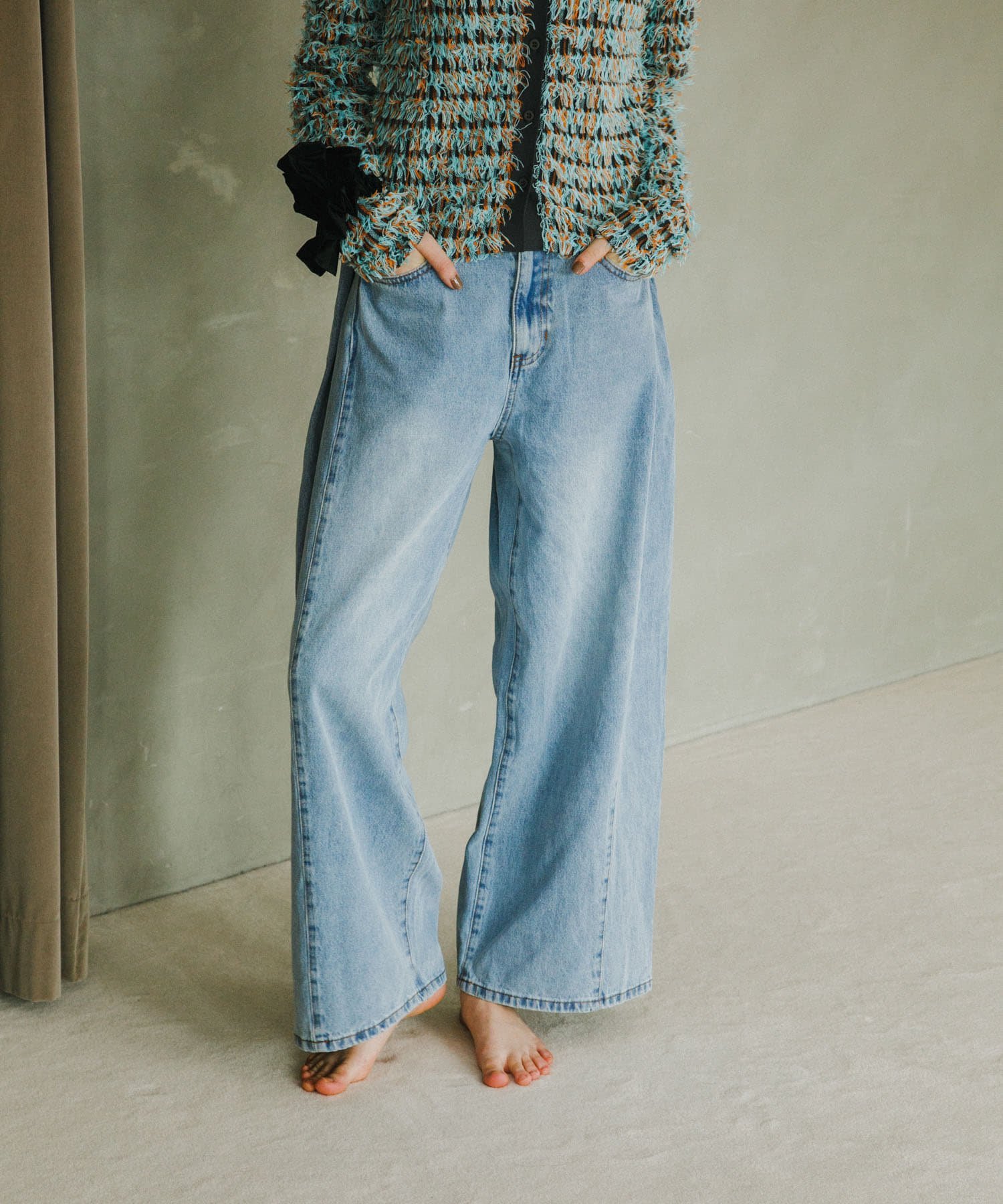 【SALE／50%OFF】KBF 『低身長向けも展開』サイドタックデニム ケービーエフ パンツ ジーンズ・デニムパンツ ブラック ブルー【送料無料】のサムネイル