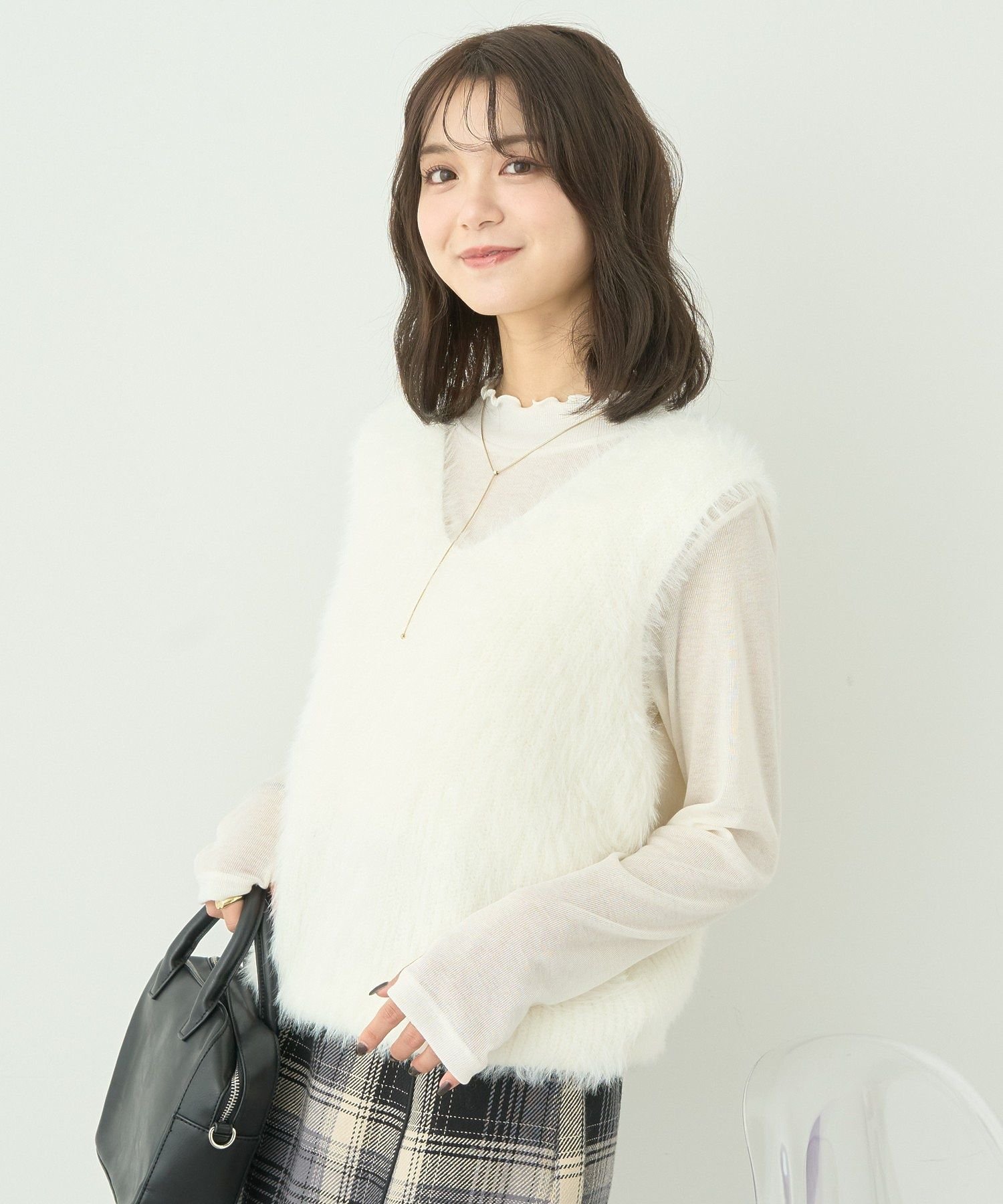 【SALE/30%OFF】earth music&ecology シャギーベスト アースミュージック&エコロジー トップス ベスト・ジレ ブラウン ホワイト ブラック グレー