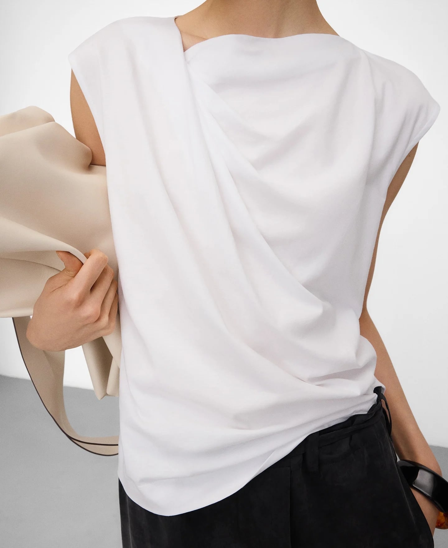 ADOLFO DOMINGUEZ ドレープネック ノースリーブTシャツ【26SS】 アドルフォドミンゲス トップス カットソー・Tシャツ ホワイト
